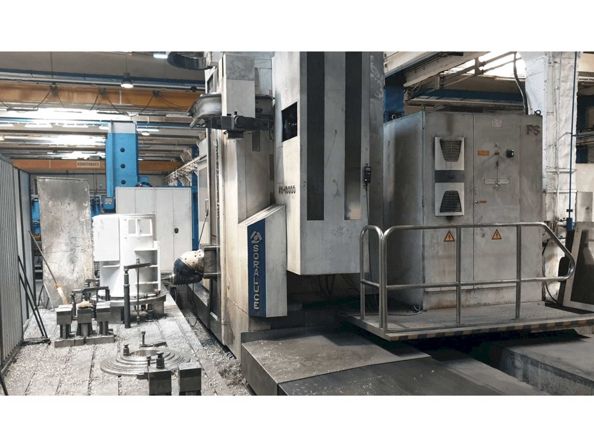 Frontansicht der Soraluce FS-10000 Maschine