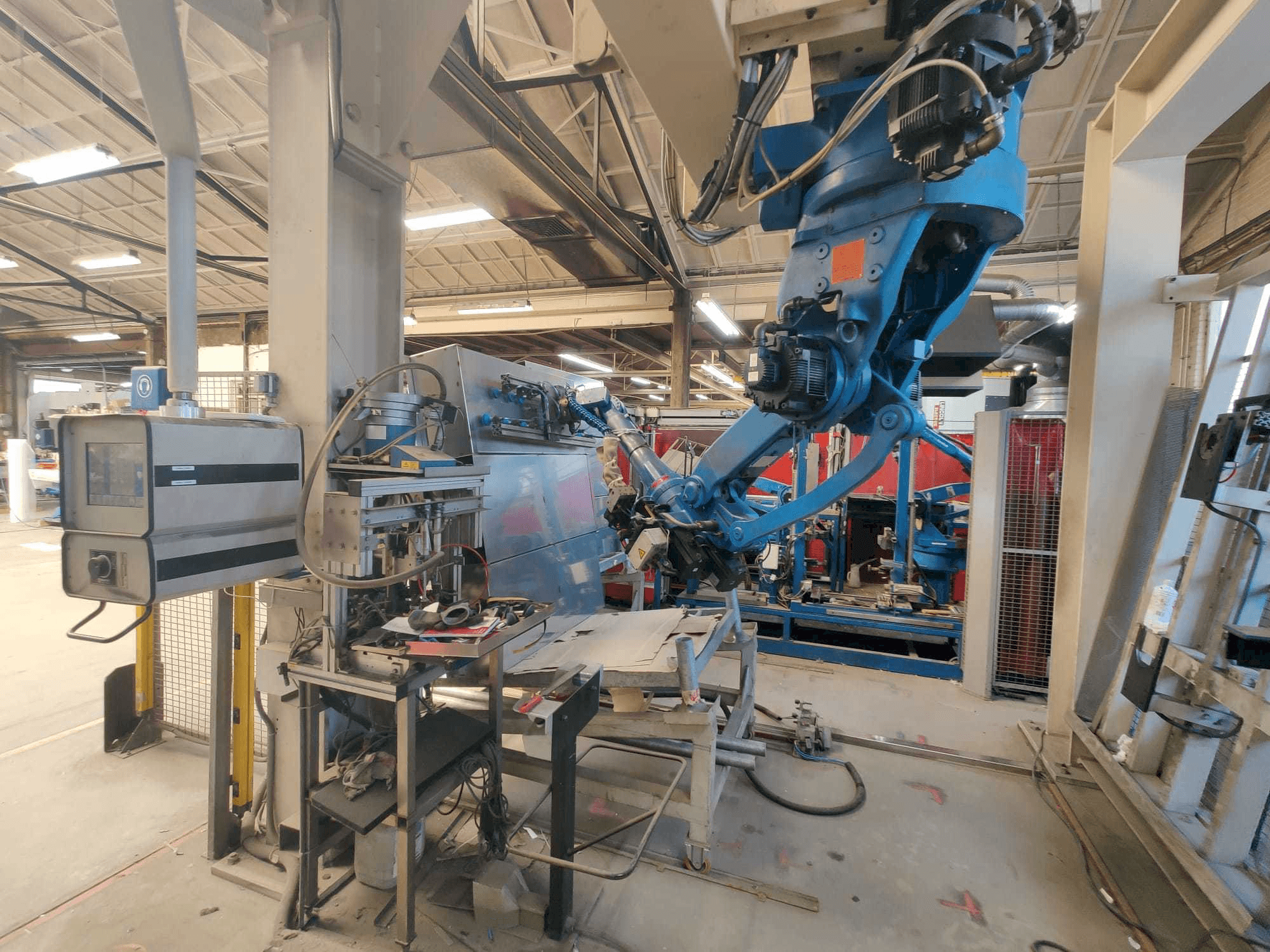 Frontansicht der Yaskawa YR-SK45-C000 Maschine