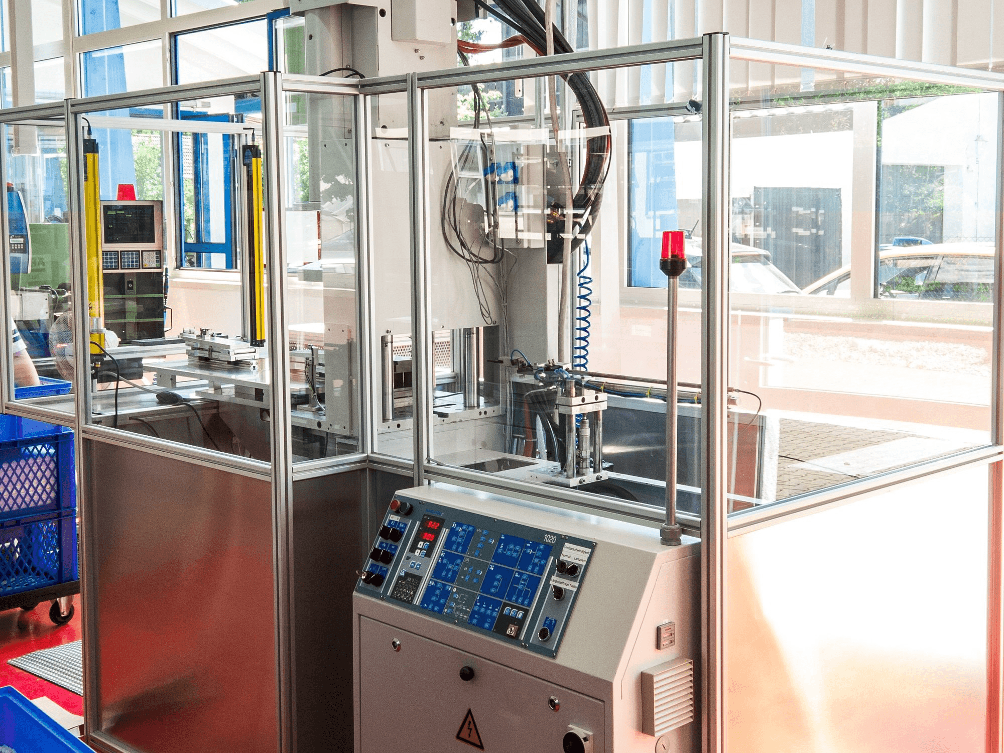 Frontansicht der Battenfeld PLUS 250V50 Maschine