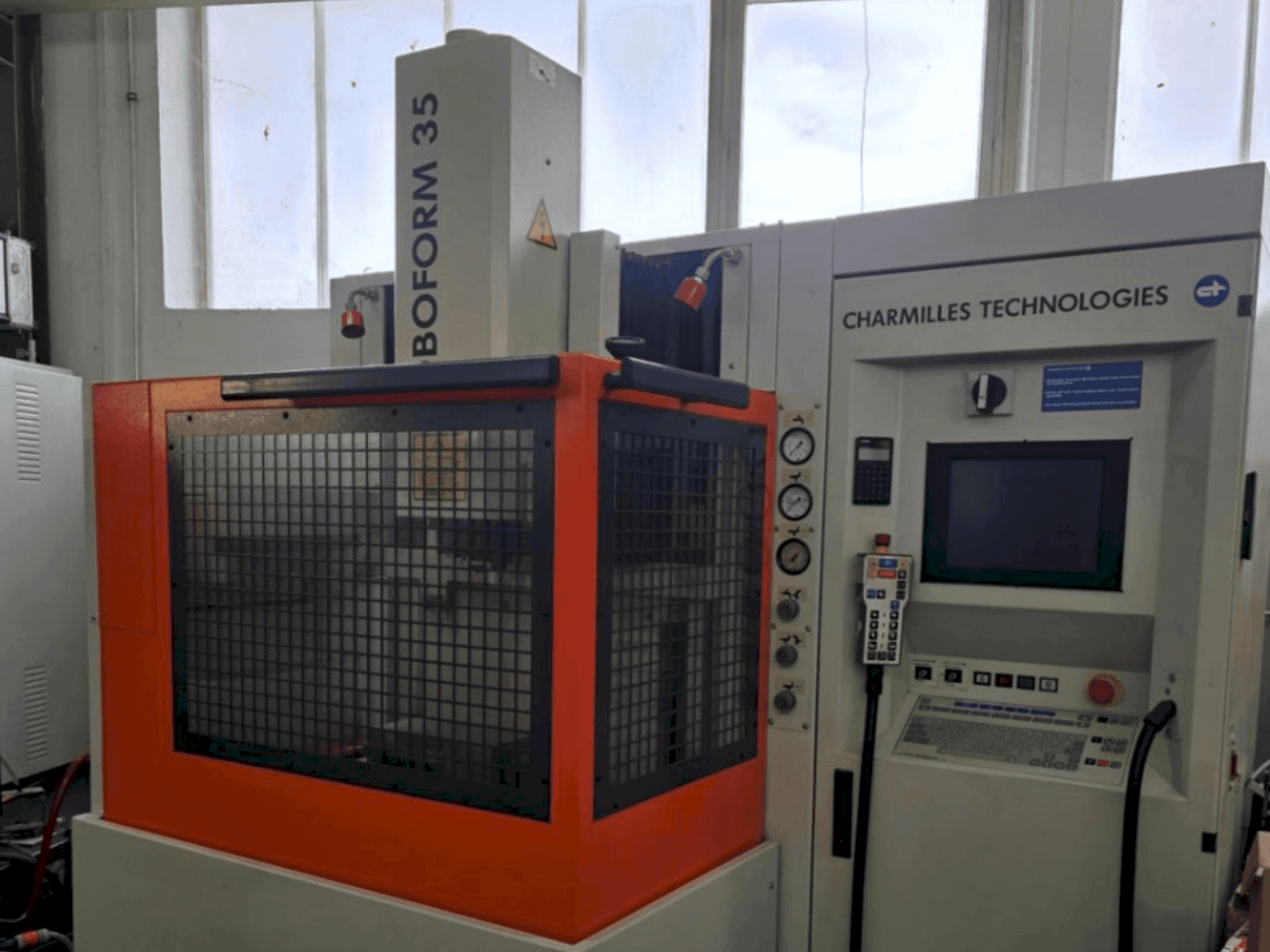 Frontansicht der CHARMILLES Roboform 35 Maschine