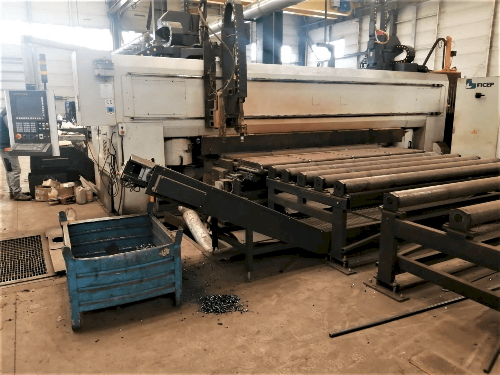 Frontansicht der FICEP GEMINI G31 LD Maschine
