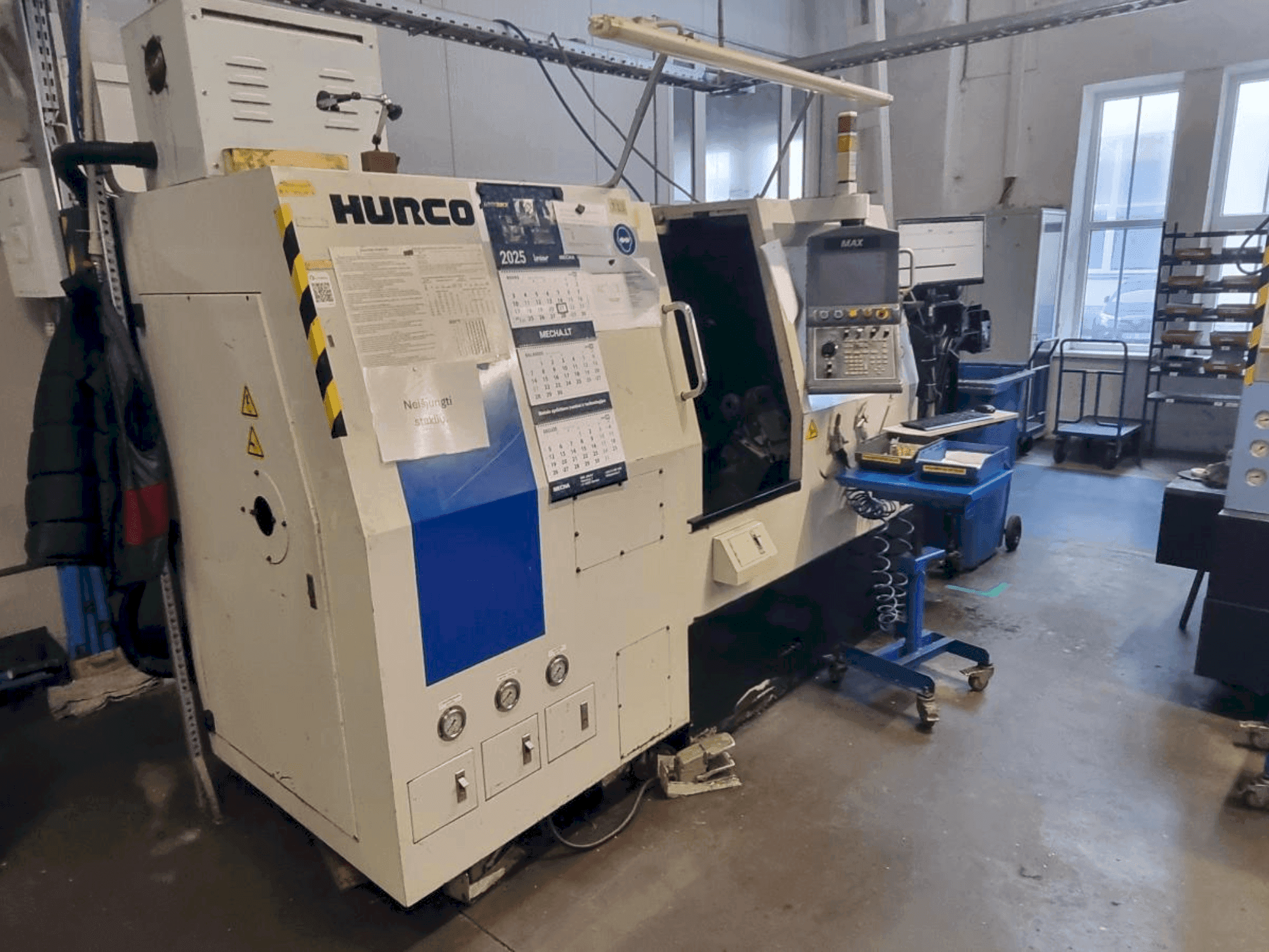 Frontansicht der Hurco TMM8 Maschine