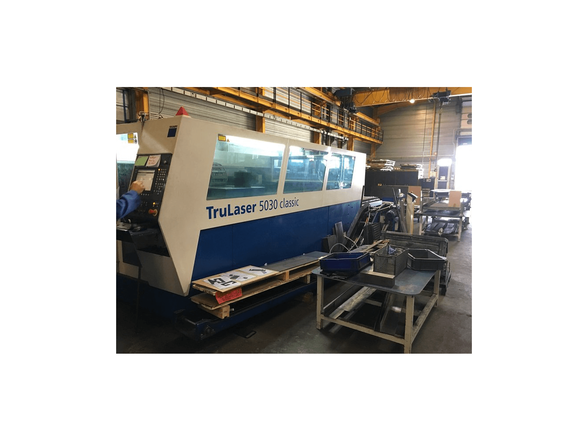 Linke Ansicht der Trumpf Trumatic L5030 Maschine