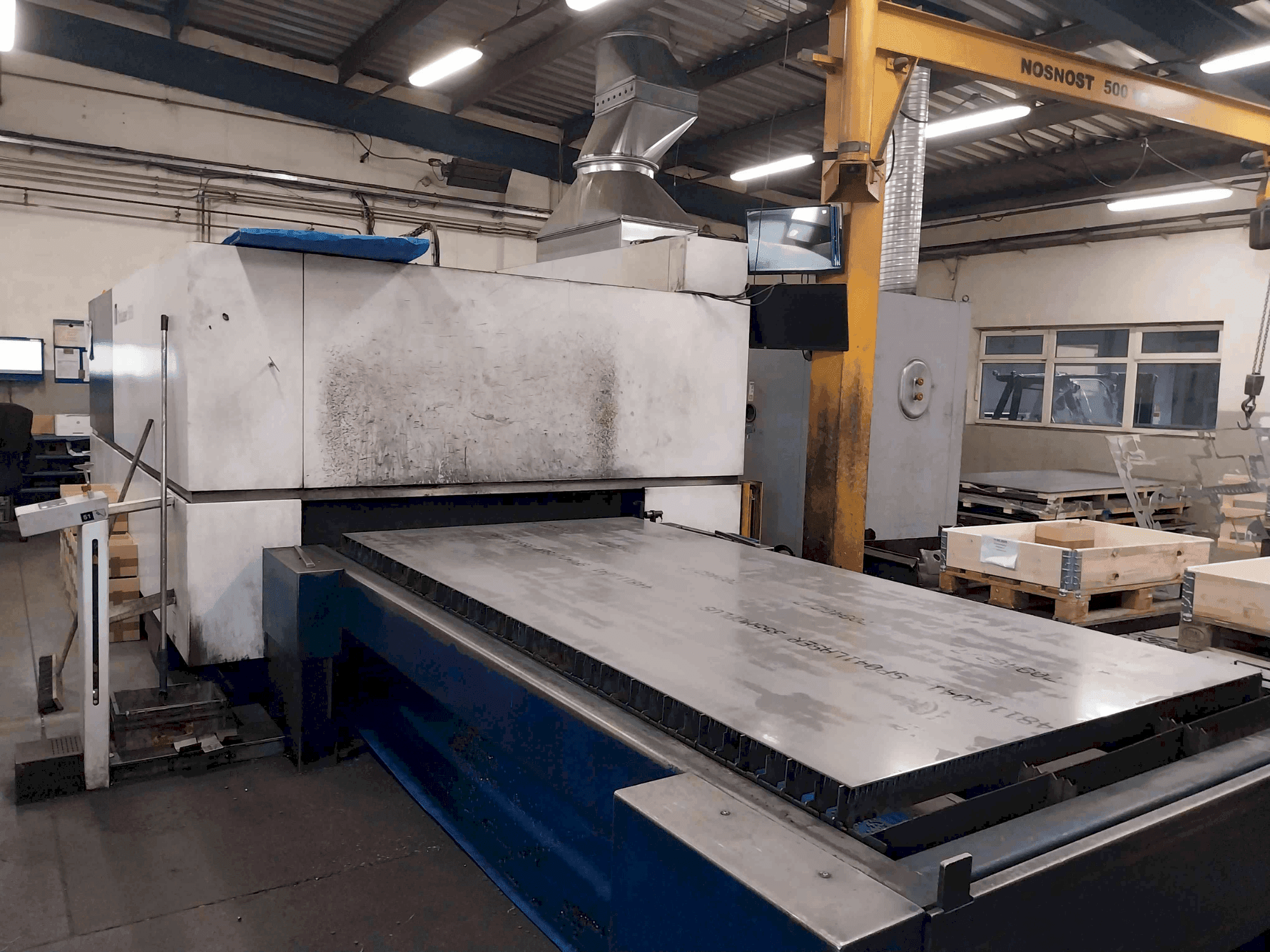 Frontansicht der TRUMPF TruLaser 5030 (L68) Maschine