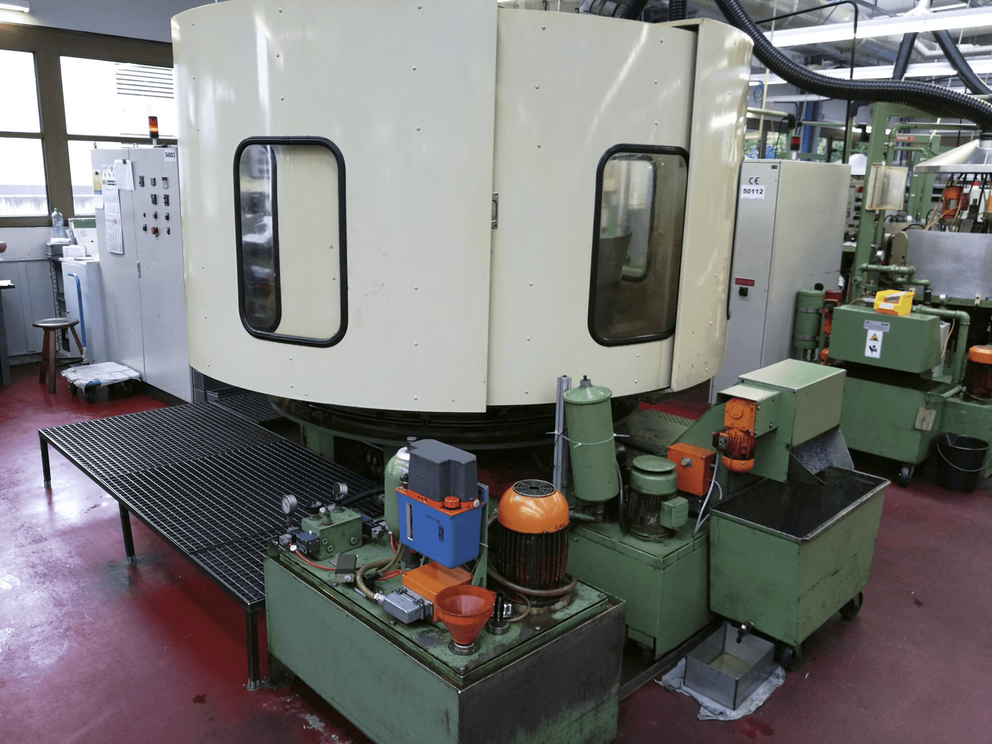 Frontansicht der RIS-INGOLD Rismatic 151G-12 Maschine