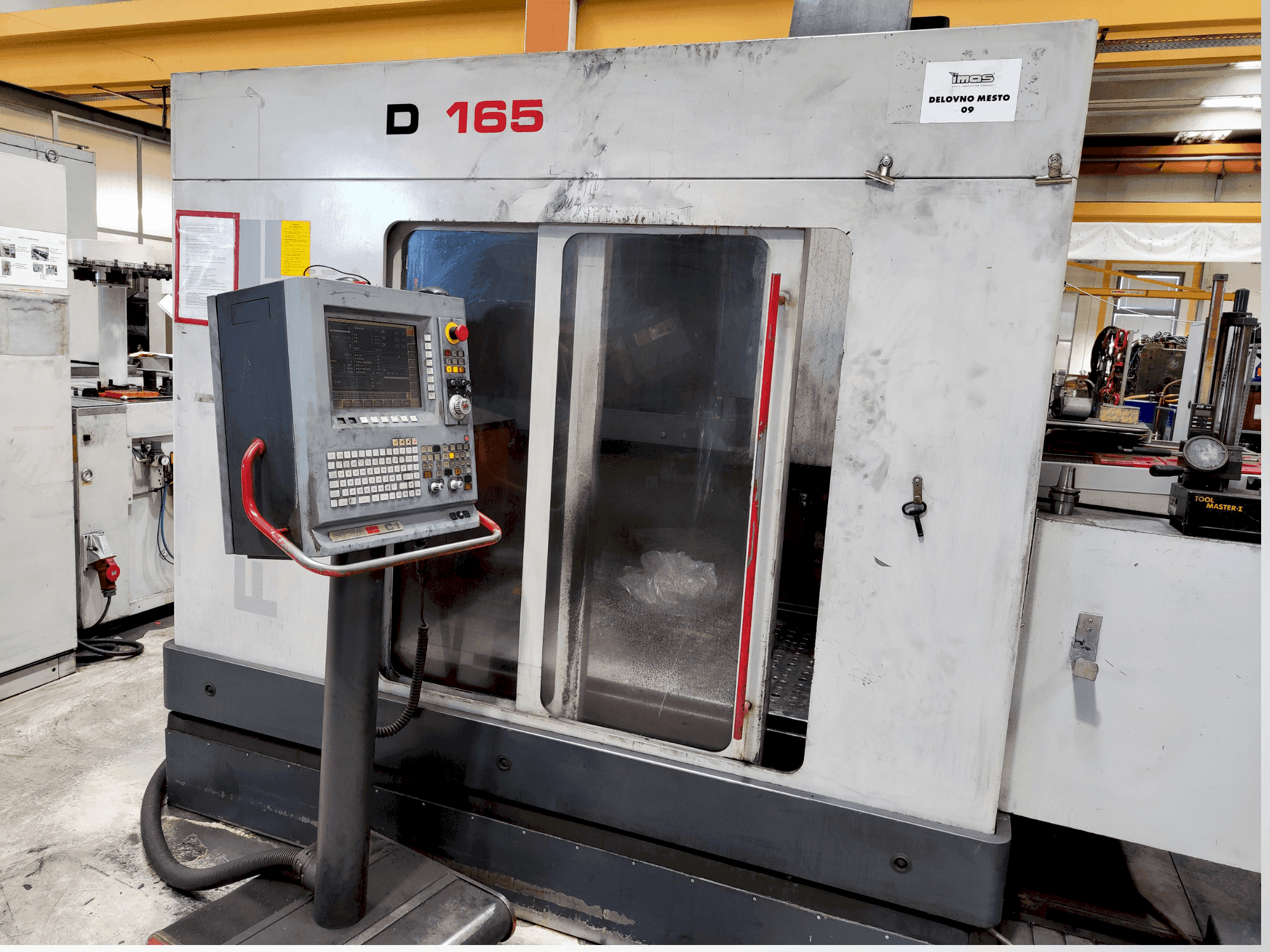 Frontansicht der Fidia D165 3A Maschine