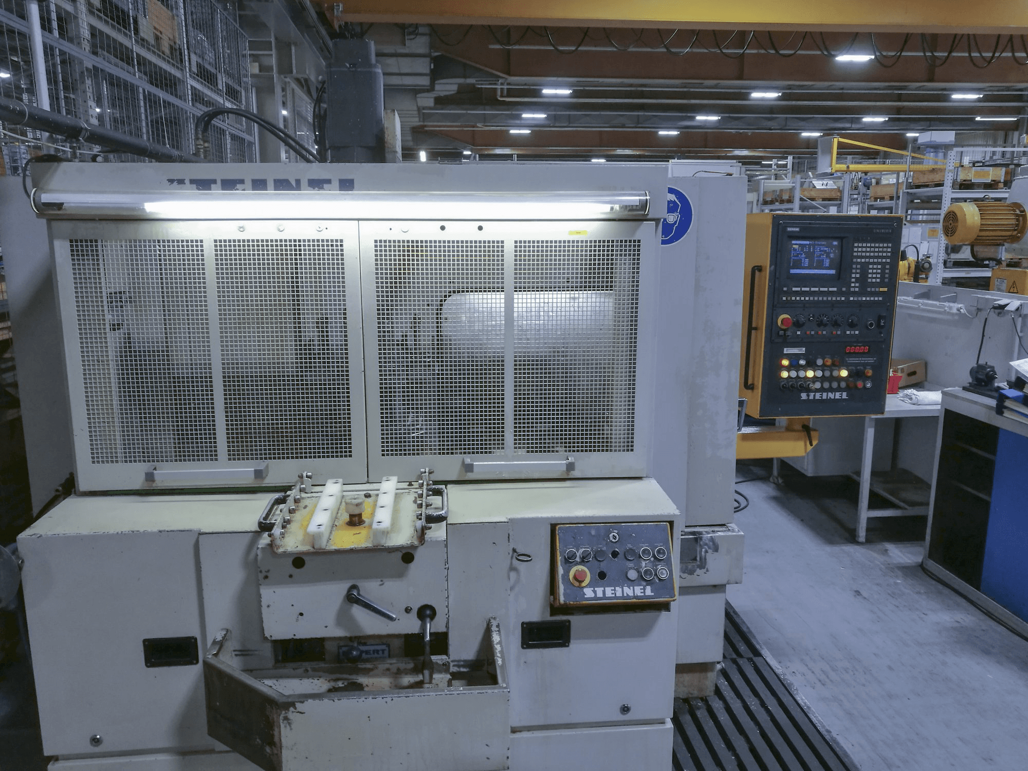 Frontansicht der STEINEL BZ 20 Maschine