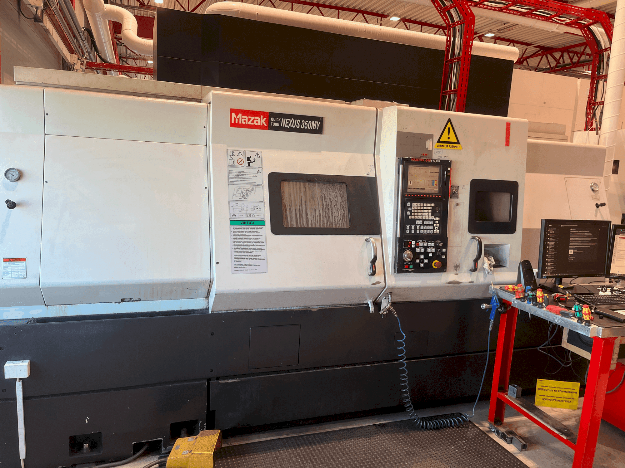 Frontansicht der Mazak QT Nexus 350 MY Maschine