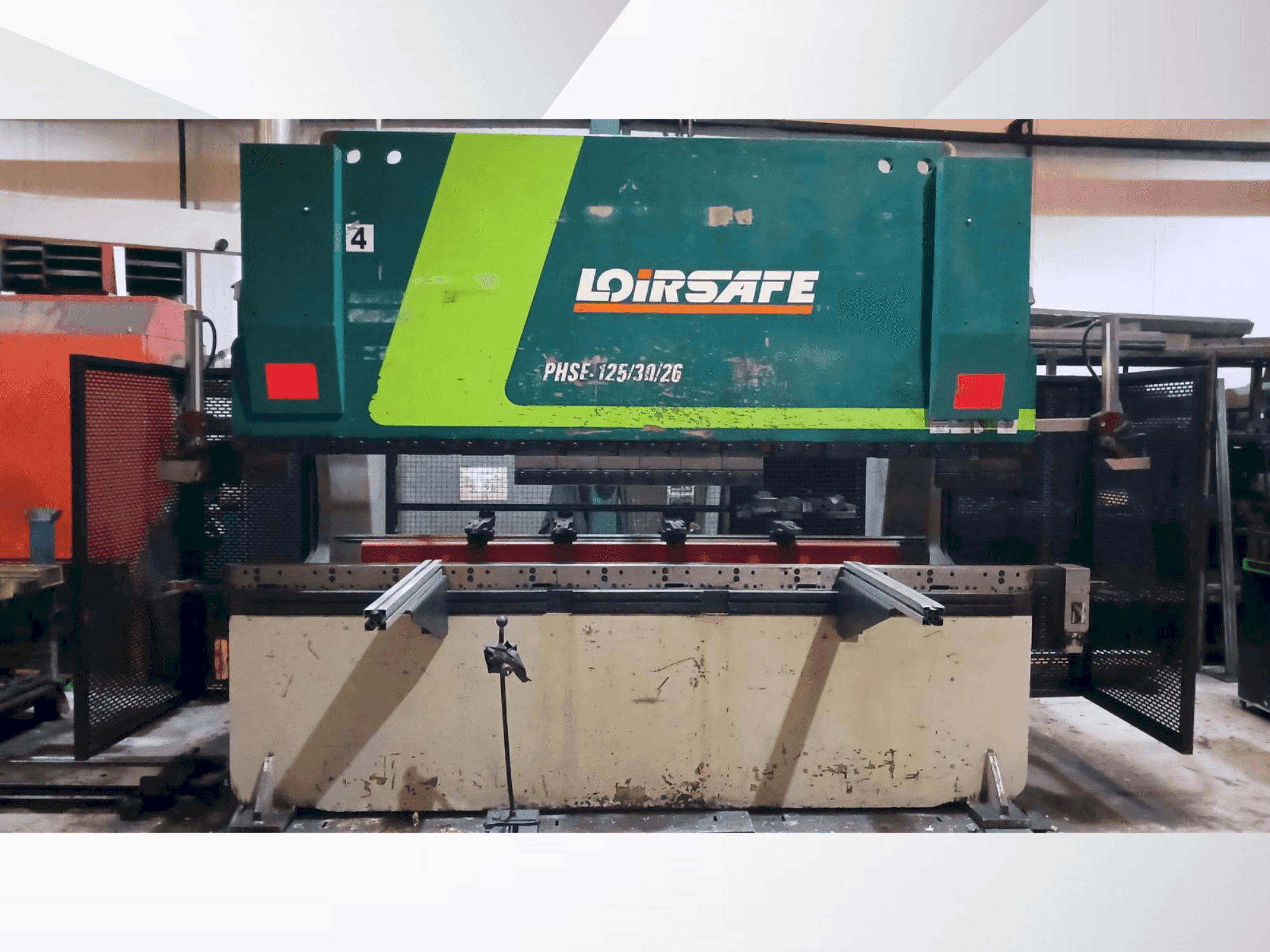 Frontansicht der LOIRE SAFE PHSE-125/30/26 Maschine