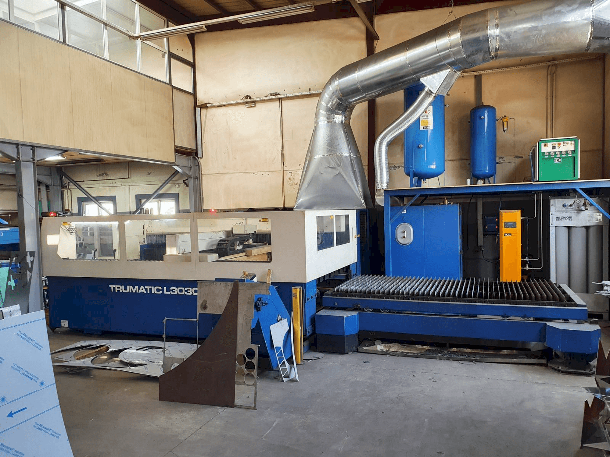 Frontansicht der Trumpf Trumatic L3030 Maschine