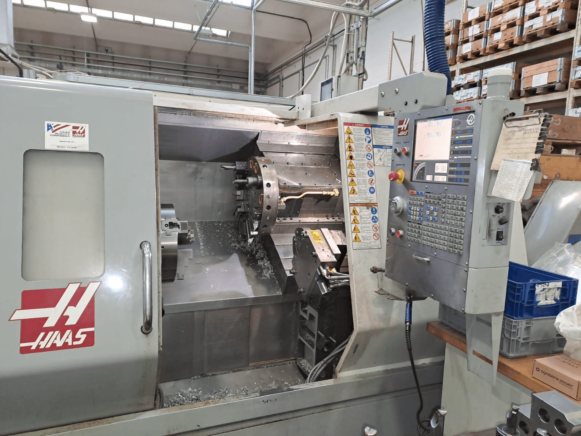 Frontansicht der HAAS SL30 Maschine