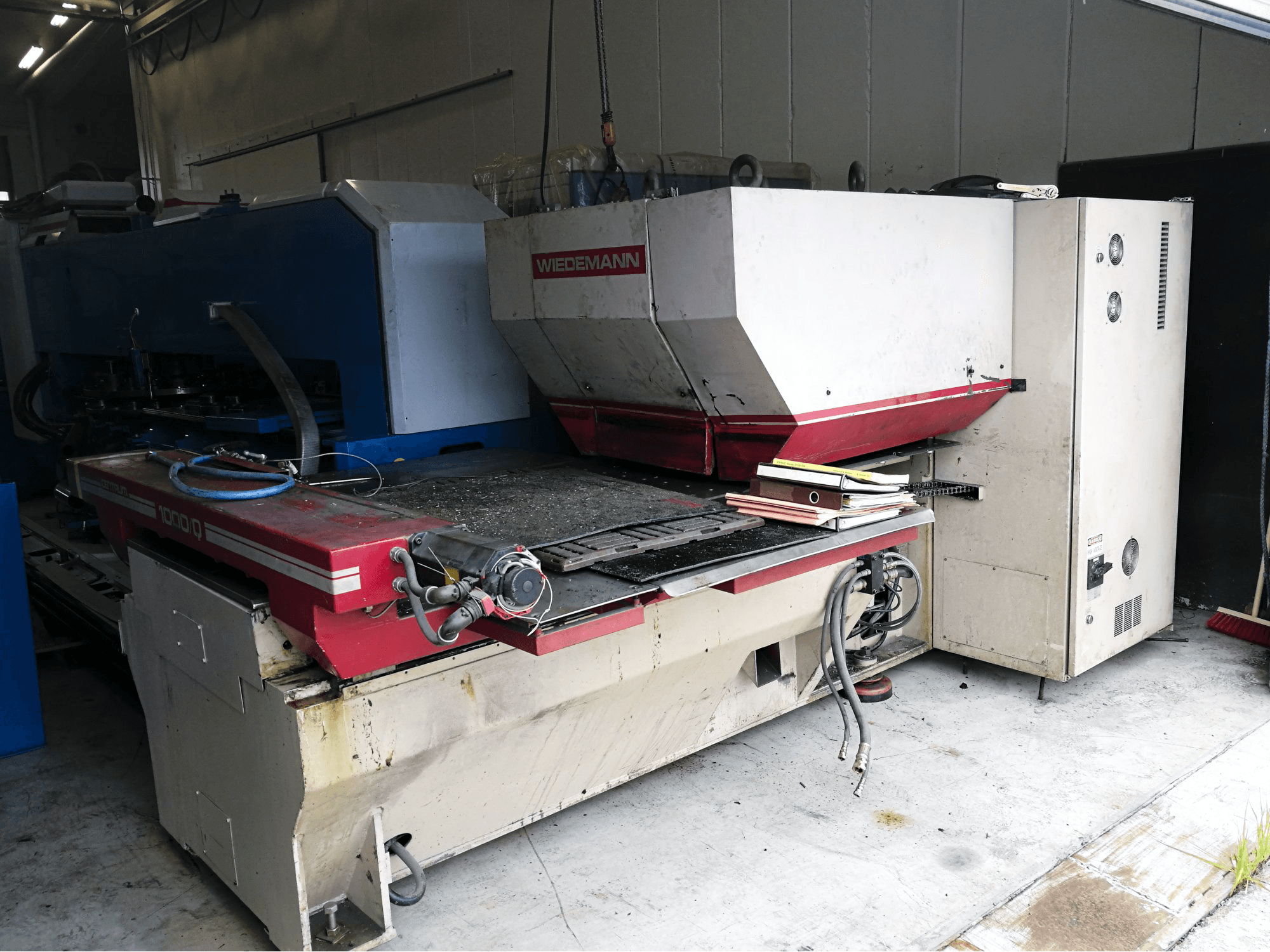 Rechte Ansicht 1 der Murata Wiedemann C-1000 Maschine