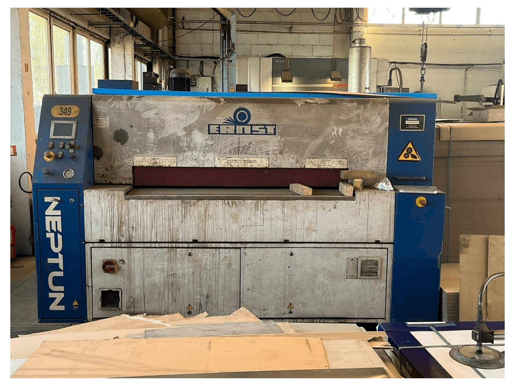 Frontansicht der ERNST Neptun E/B Maschine