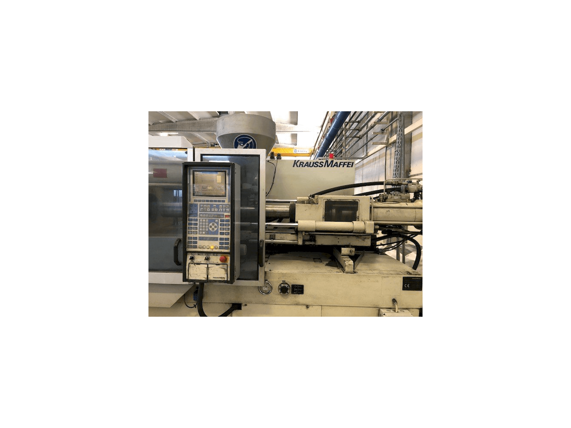 Frontansicht der Krauss Maffei 150-700 C2 Maschine