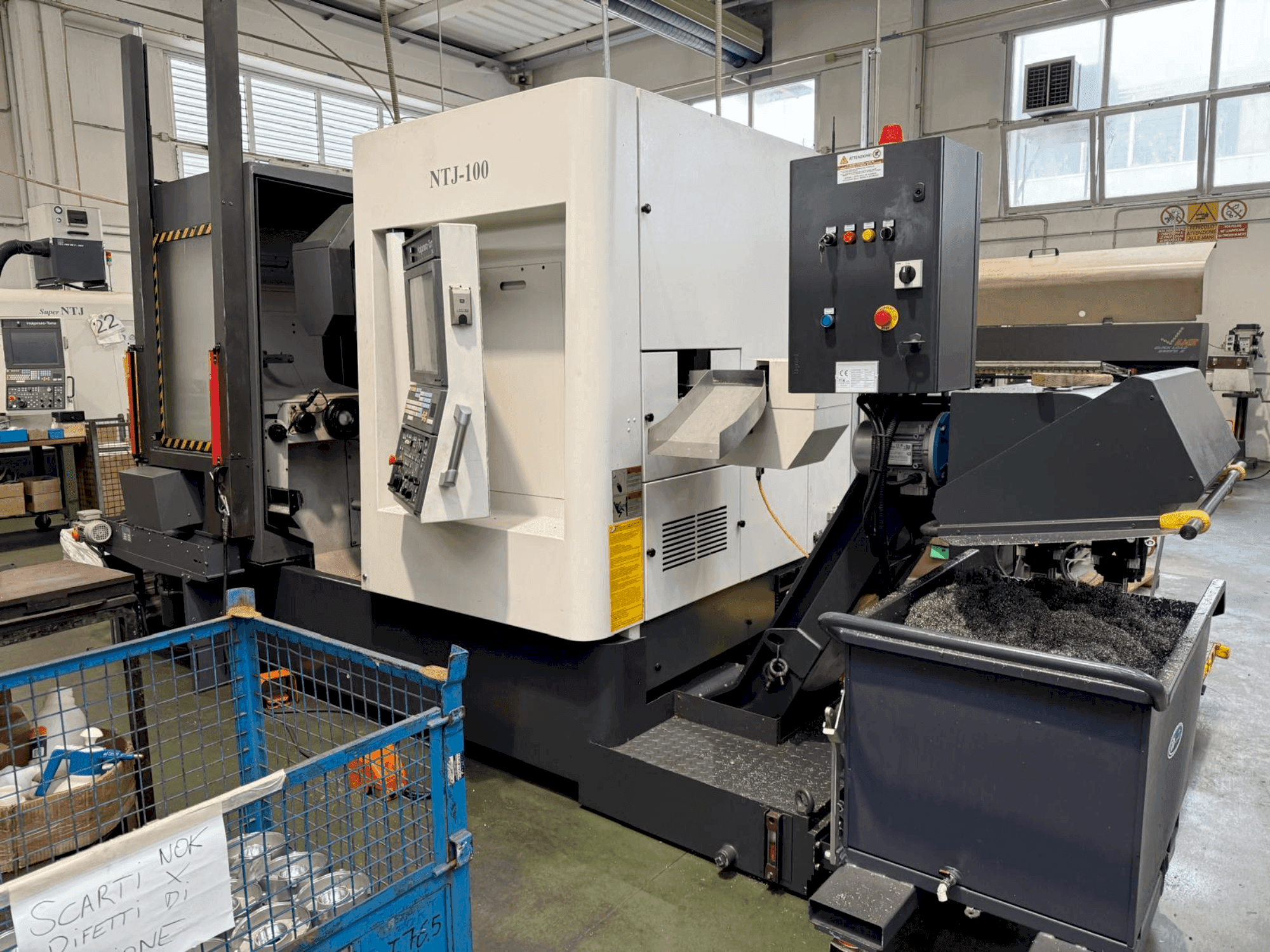 Frontansicht der NAKAMURA Super NTJ100 Maschine