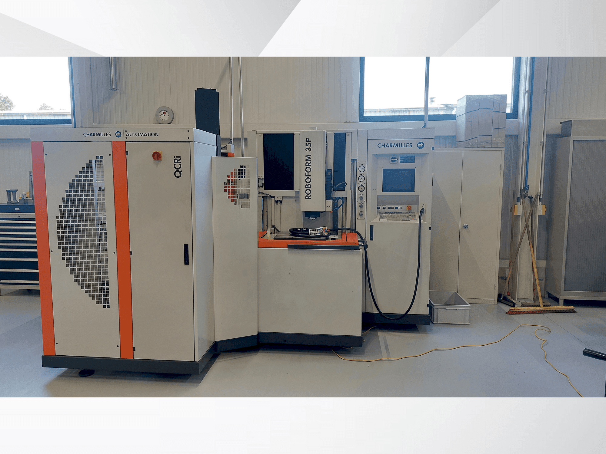 Frontansicht der CHARMILLES ROBOFORM 35P Maschine