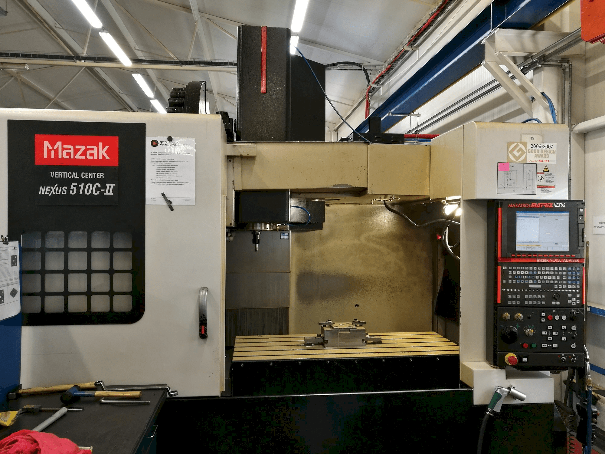 Frontansicht der Mazak VC Nexus 510C-II Maschine