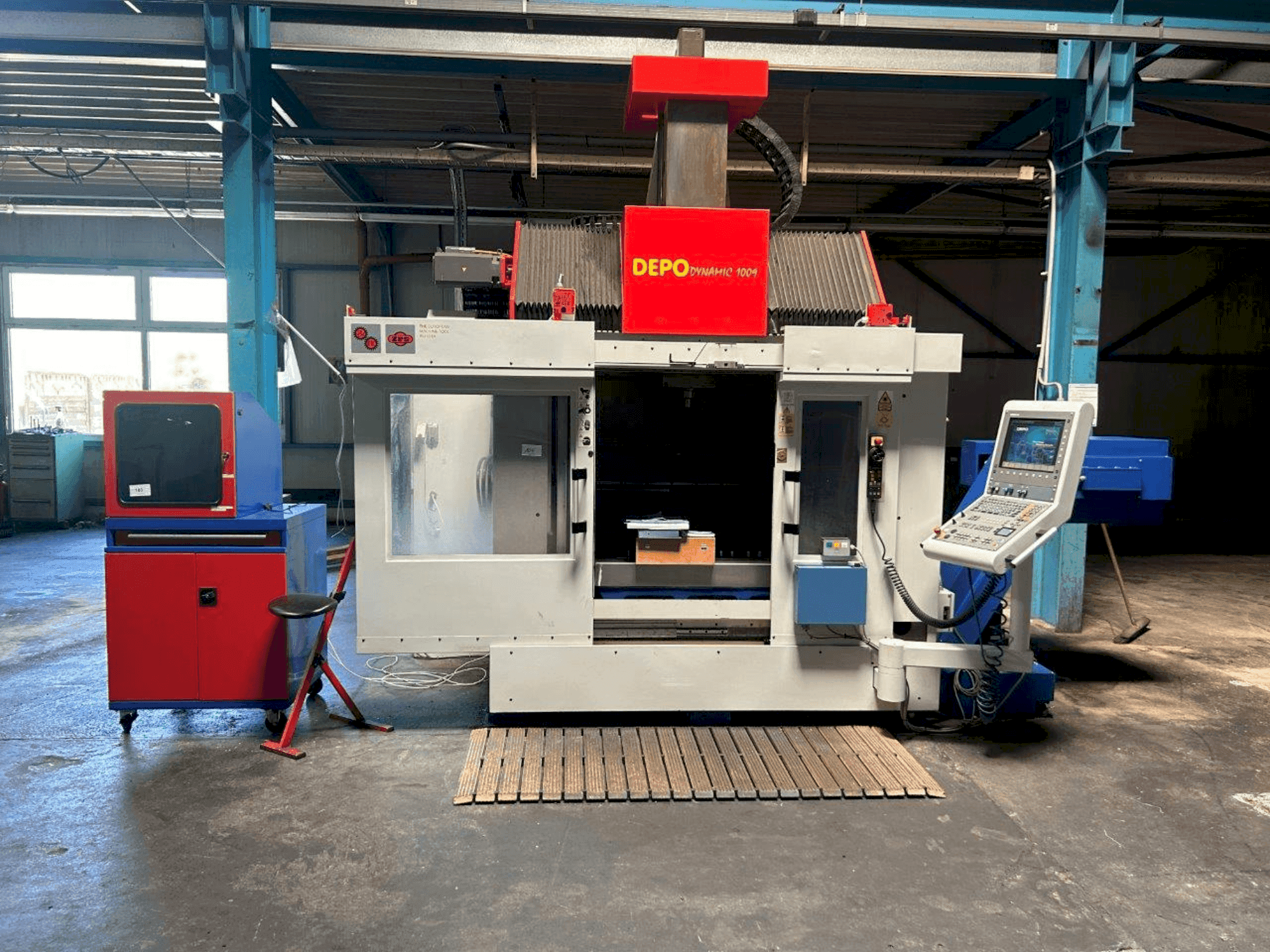 Frontansicht der DEPO Dynamic 1009 Maschine