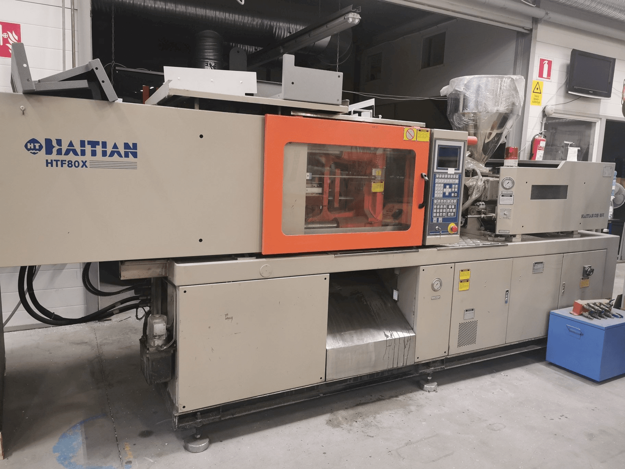 Frontansicht der HAITIAN HTF80XA Maschine