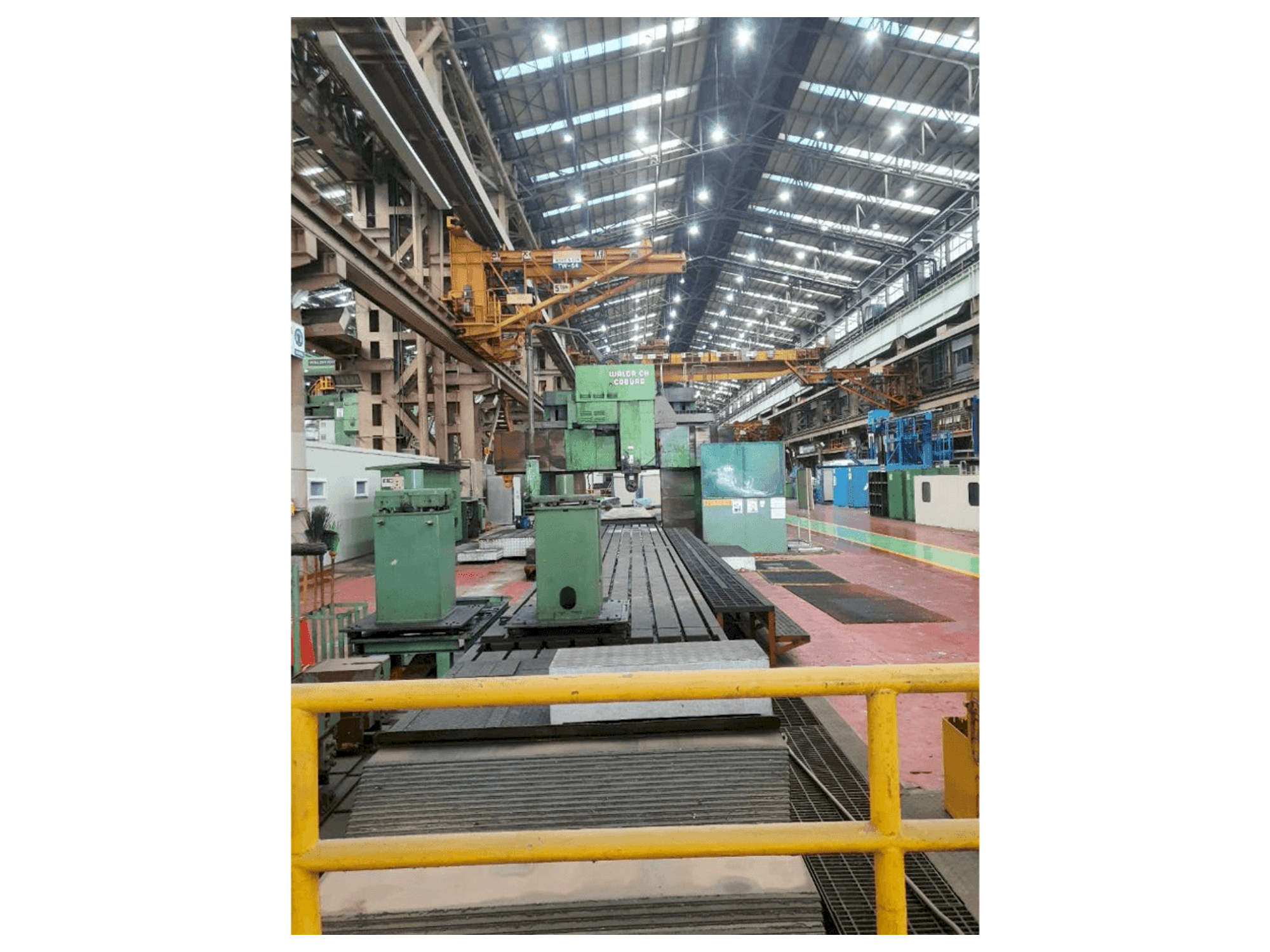 Frontansicht der WALDRICH COBURG - Maschine