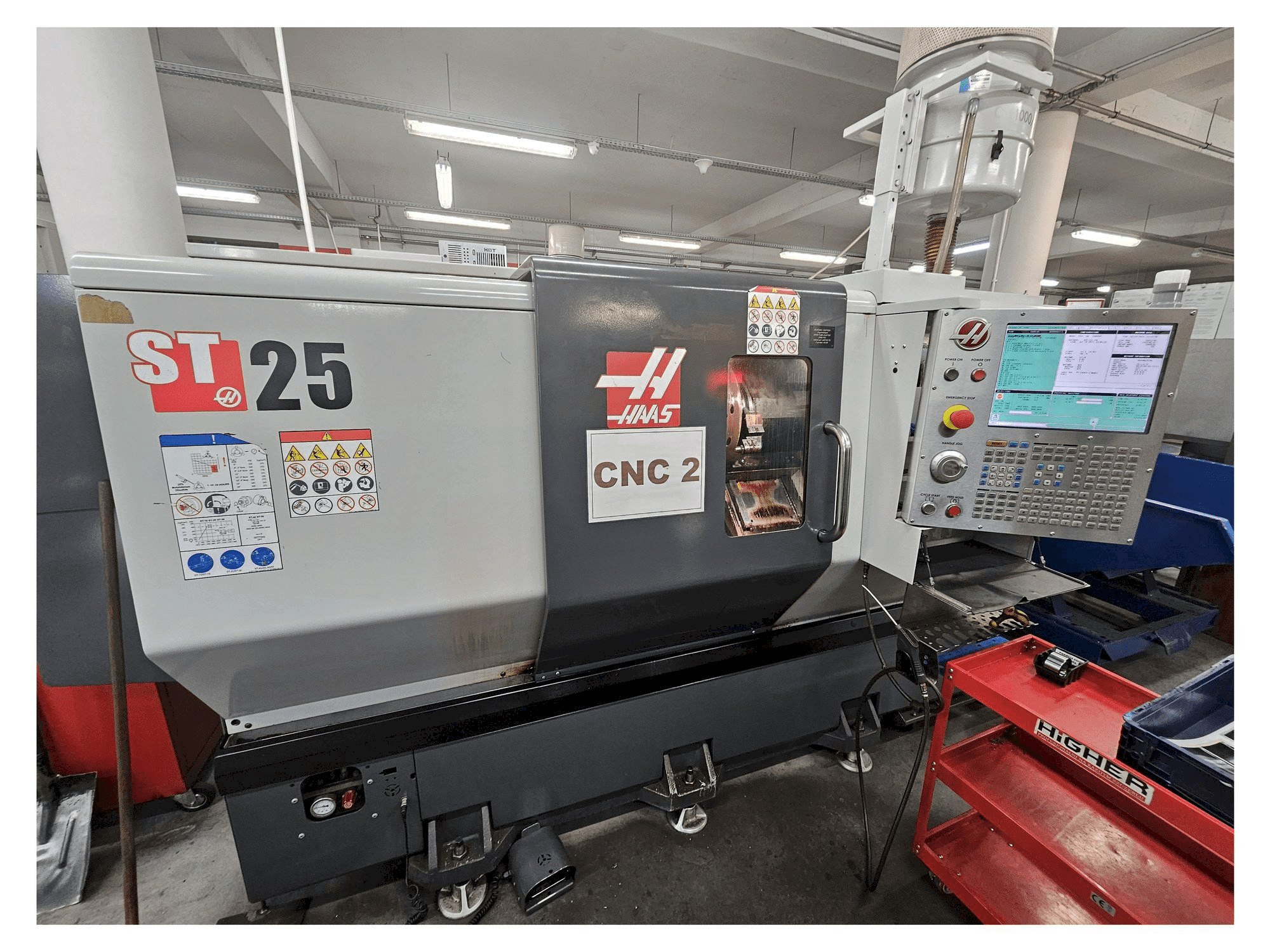 Frontansicht der HAAS ST-25 Maschine