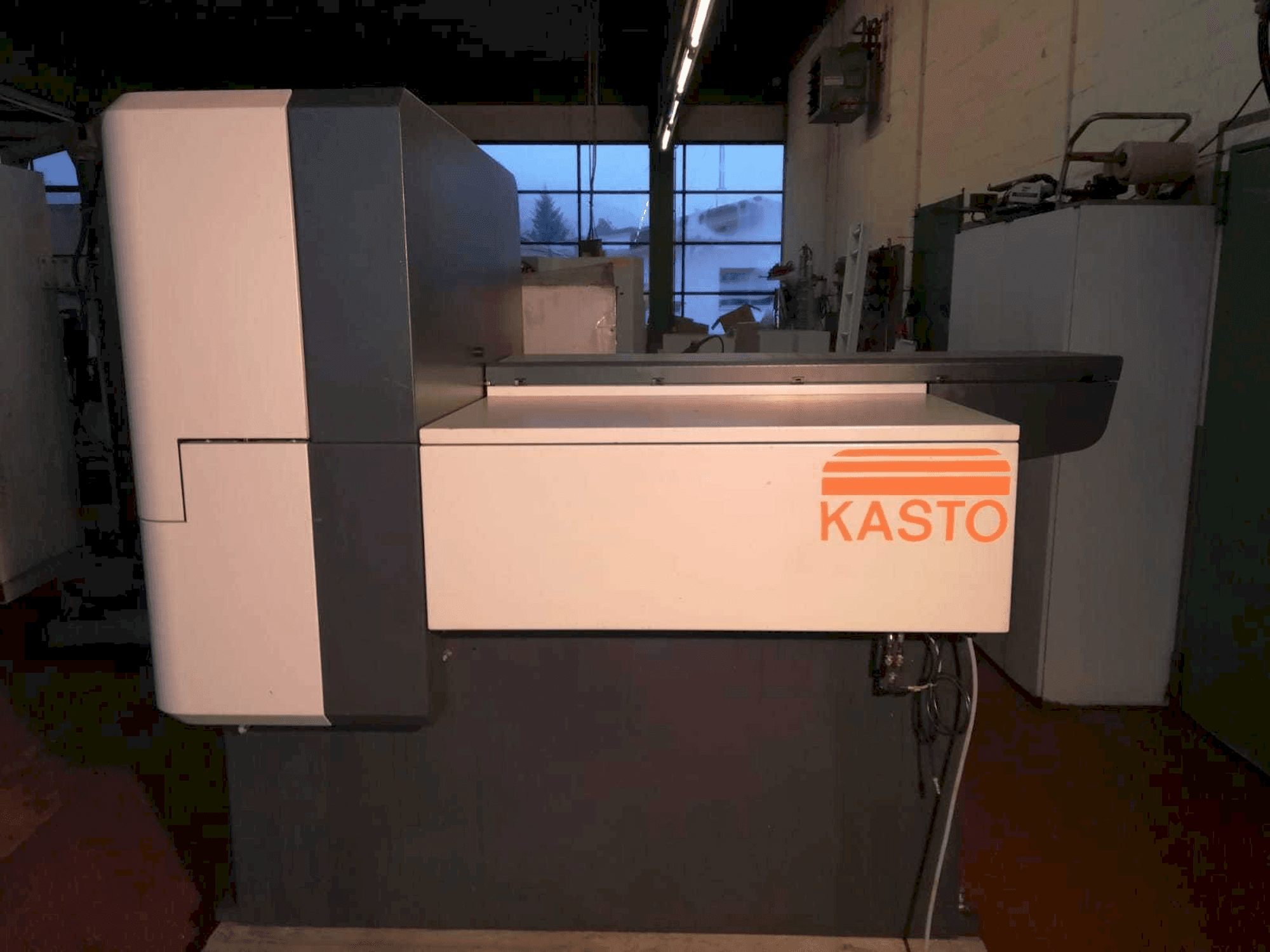 Frontansicht der KASTO Verto A2 Maschine