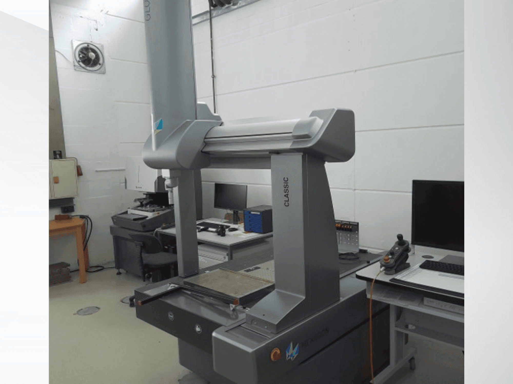 Frontansicht der Hexagon GLOBAL CLASSIC Maschine