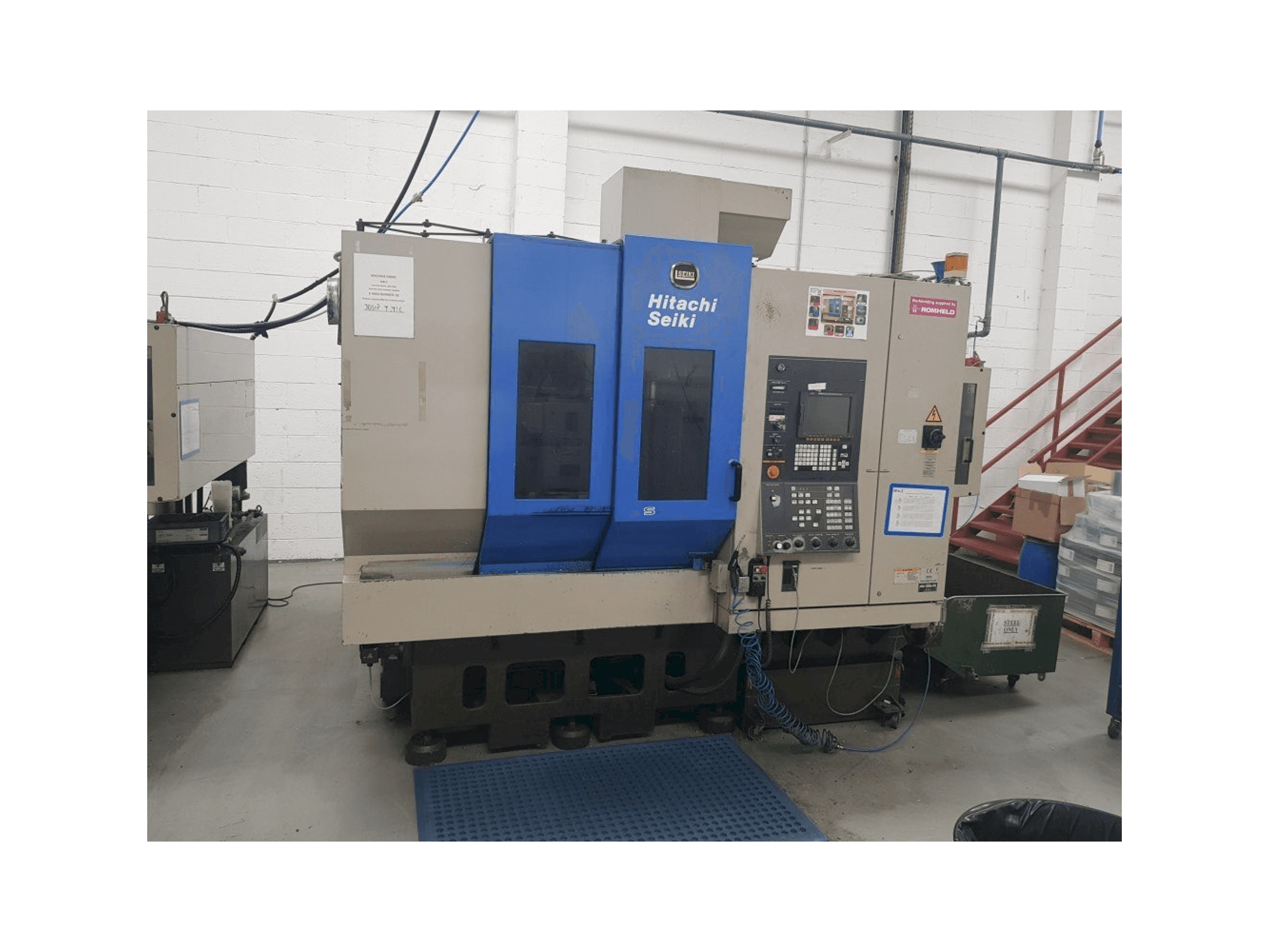 Frontansicht der HITACHI SEIKI VS50 Maschine