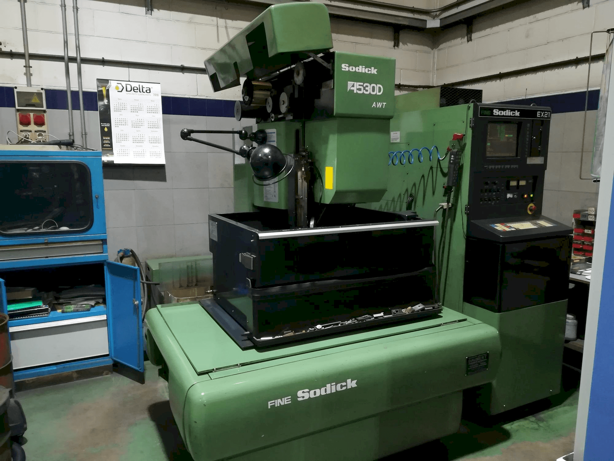 Frontansicht der Sodick A-530D Maschine