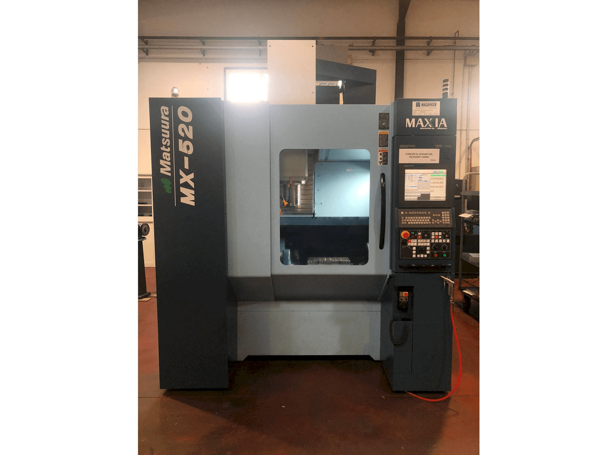Frontansicht der Matsuura MX-520 Maschine