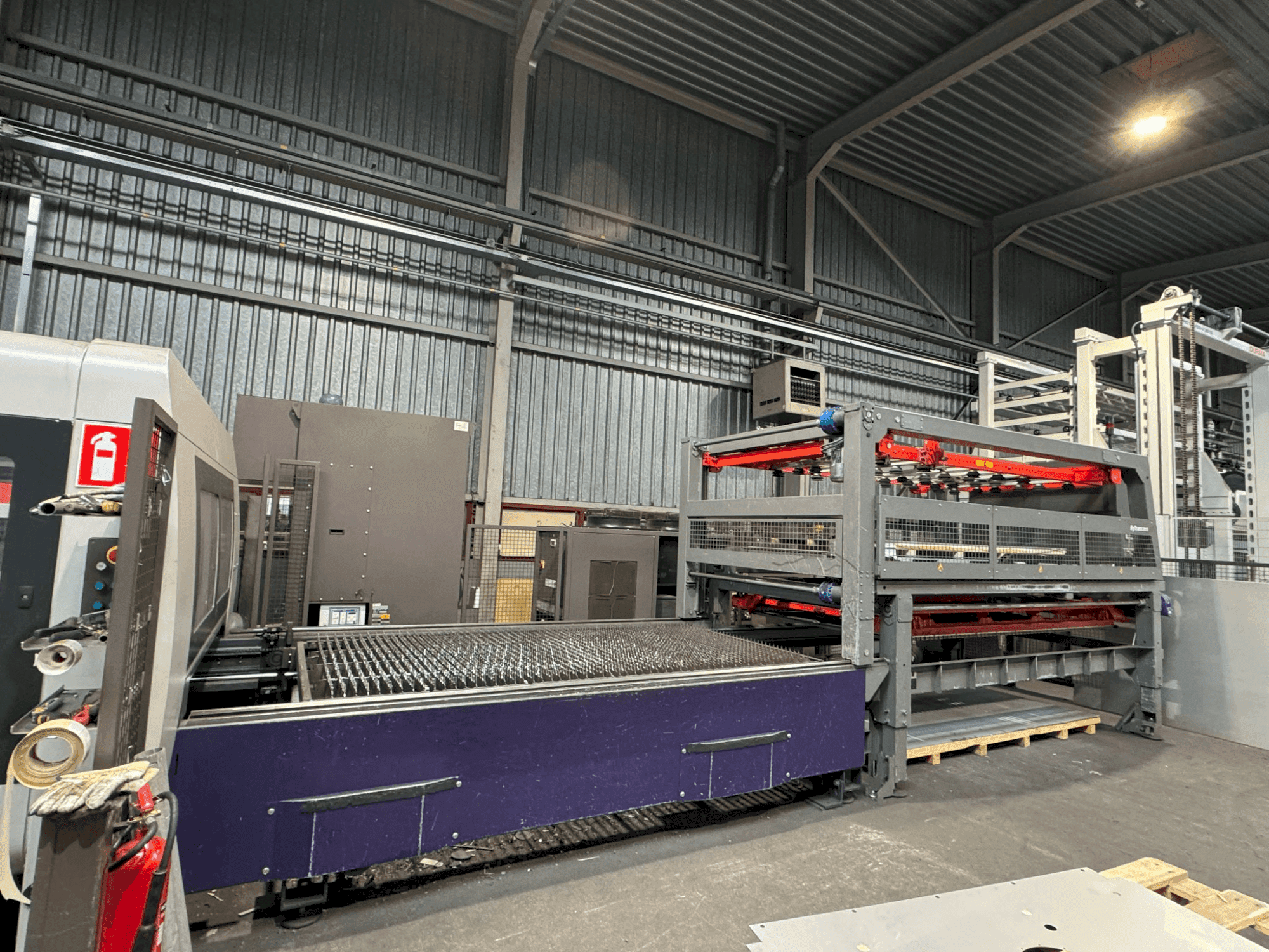 Frontansicht der Bystronic ByTrans 3015 Standard Maschine