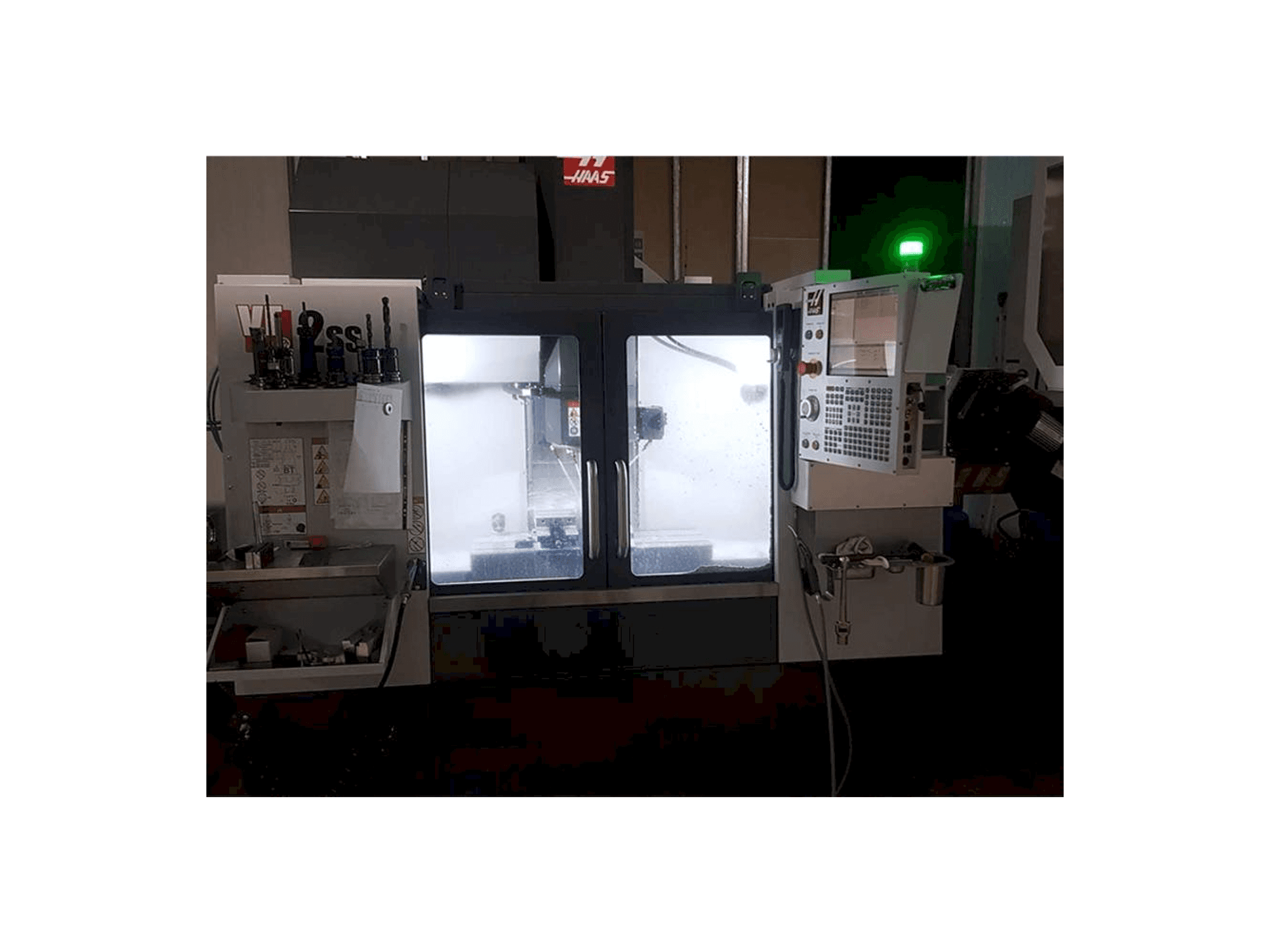 Frontansicht der HAAS VF-2SS Maschine