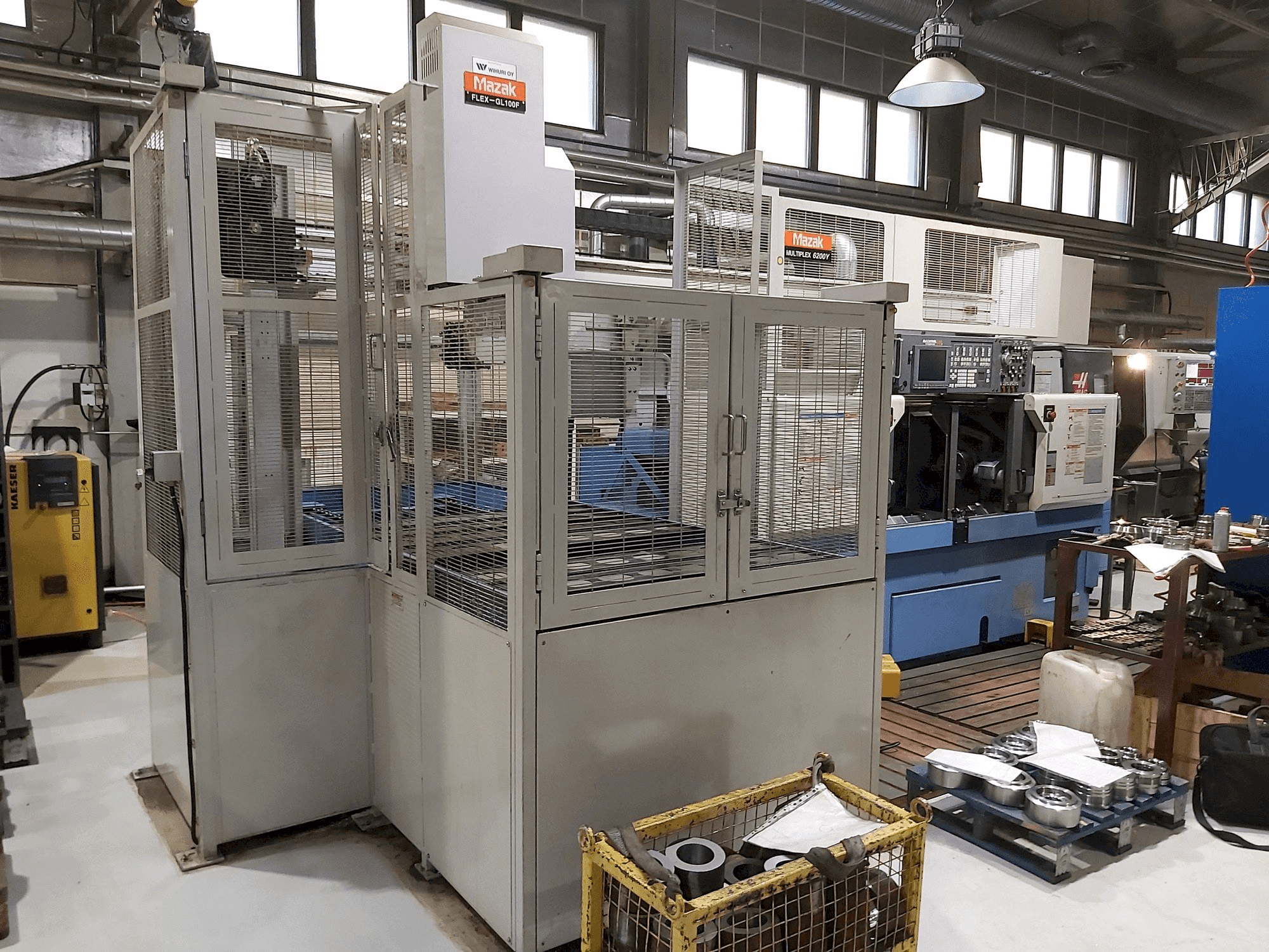 Frontansicht der Mazak Multiplex 6200Y + Gantry robot Maschine