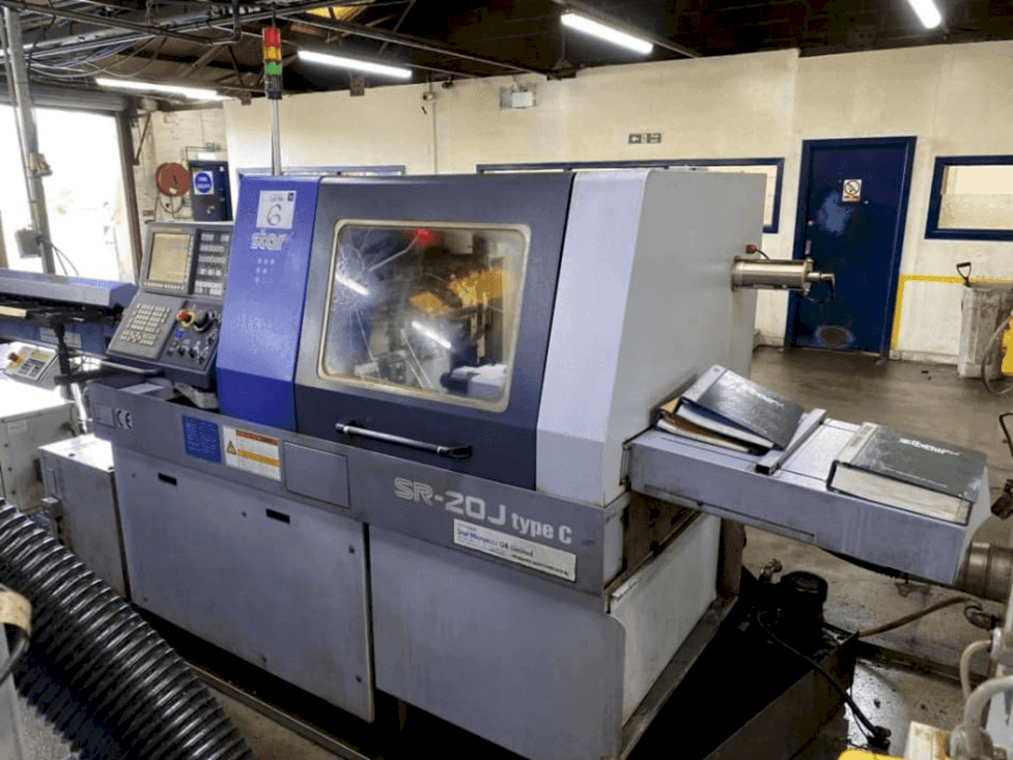 Frontansicht der Star SR-20J type C Maschine