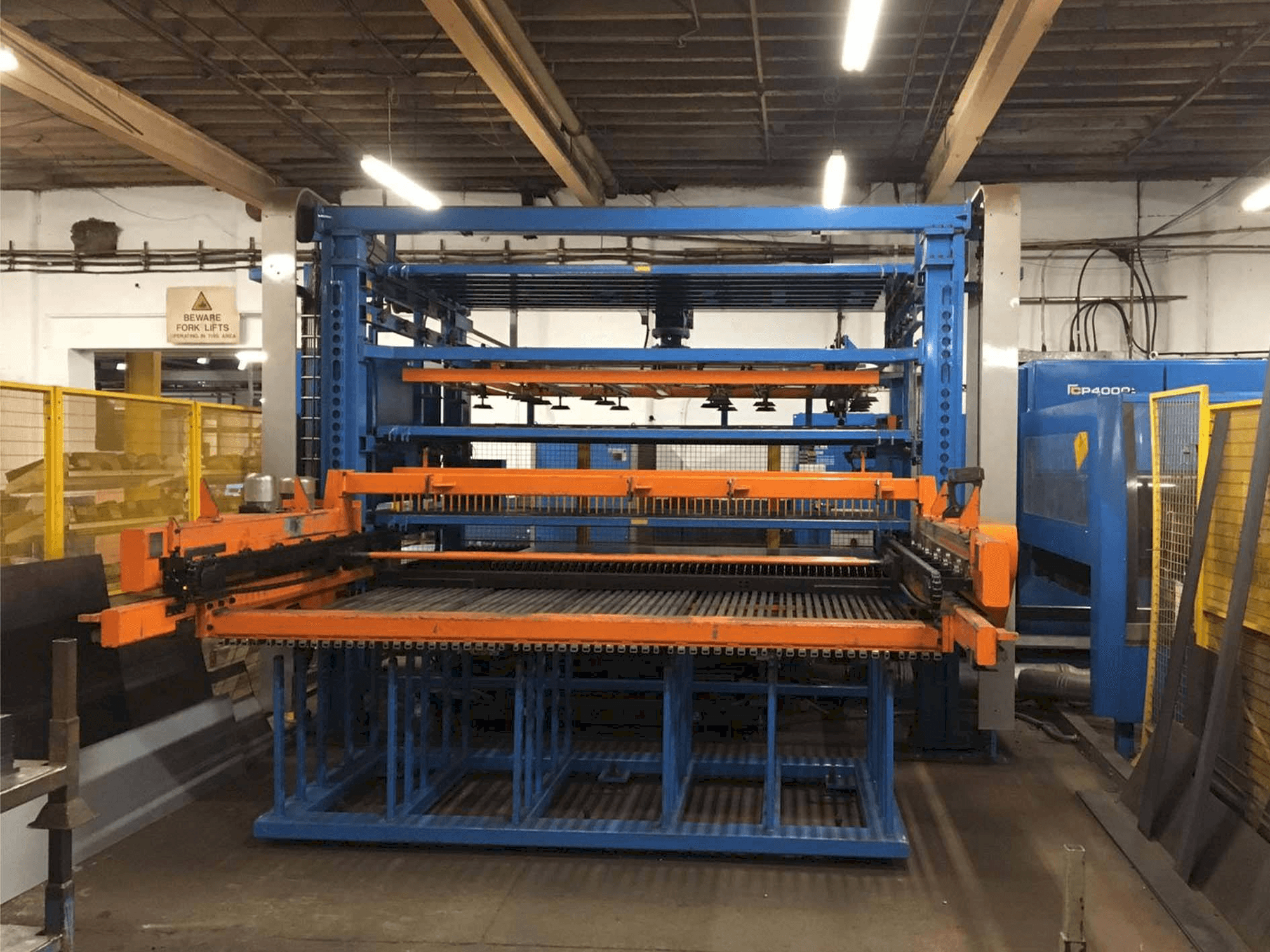 Frontansicht der Prima Power Platino 1530 4,0kW CO2 Maschine