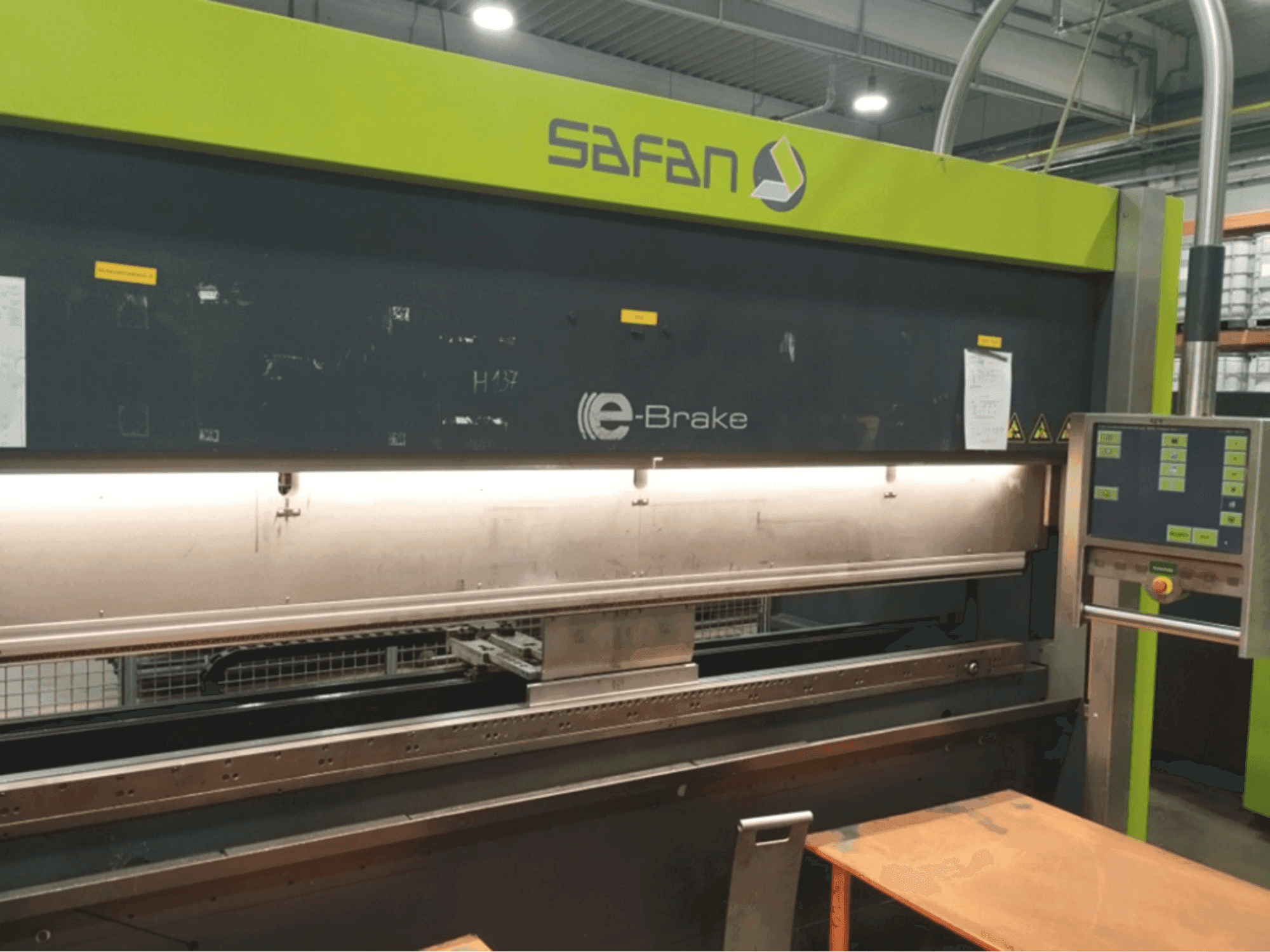Frontansicht der Safan SAFAN E-BRAKE 100-3100 Maschine