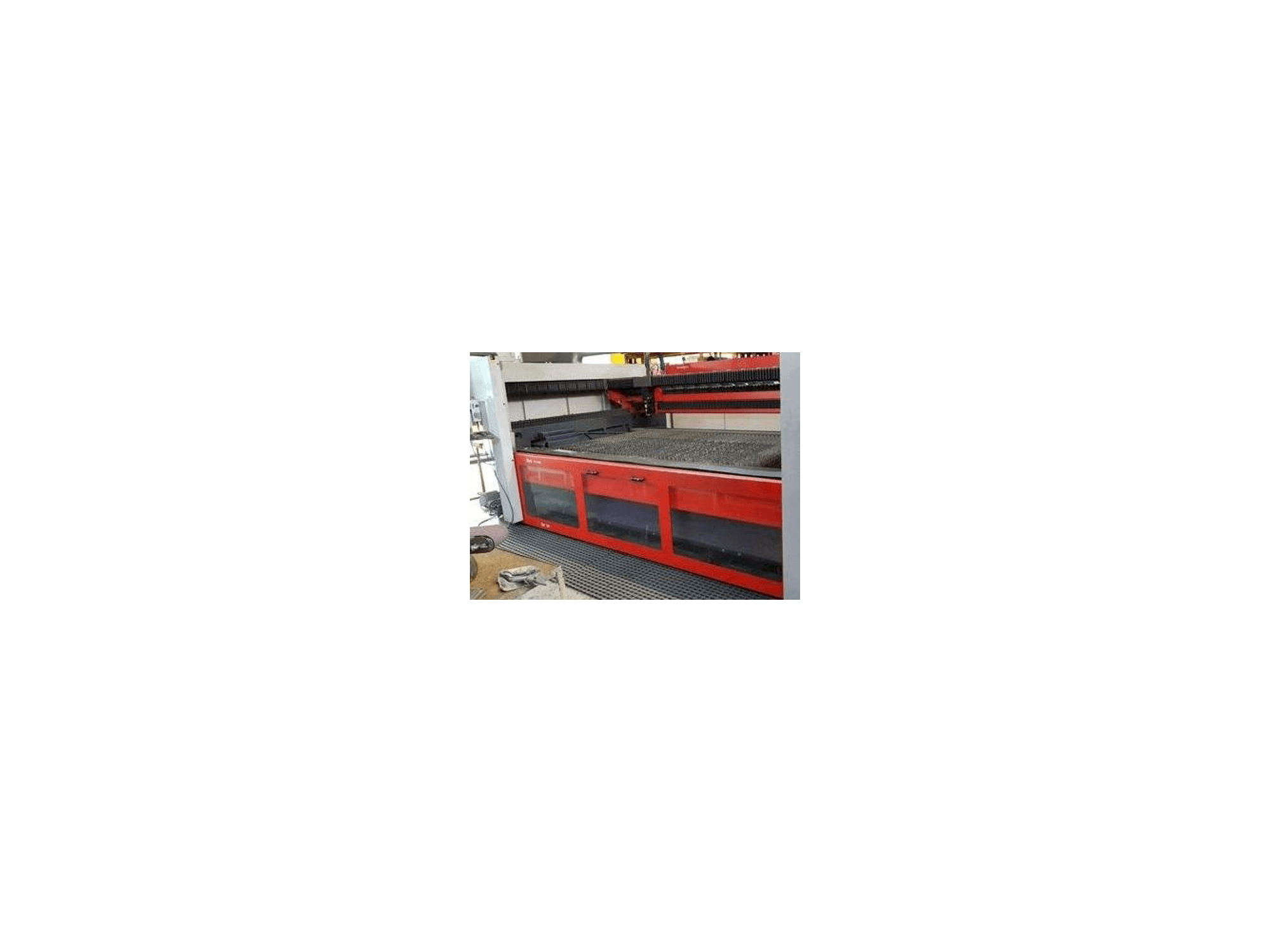 Frontansicht der Bystronic Bystar II 3015 Maschine