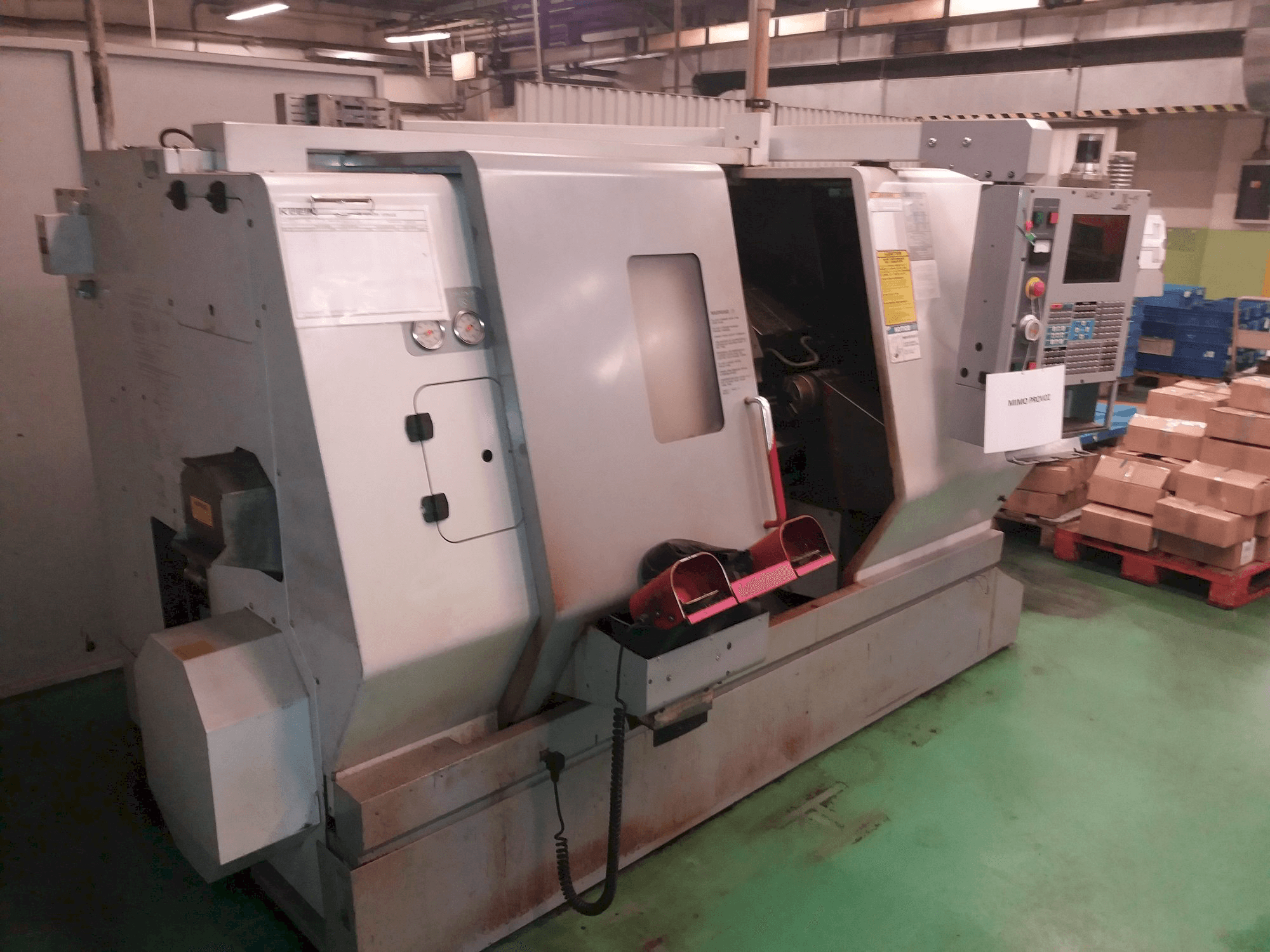 Frontansicht der HAAS TL-15HE Maschine