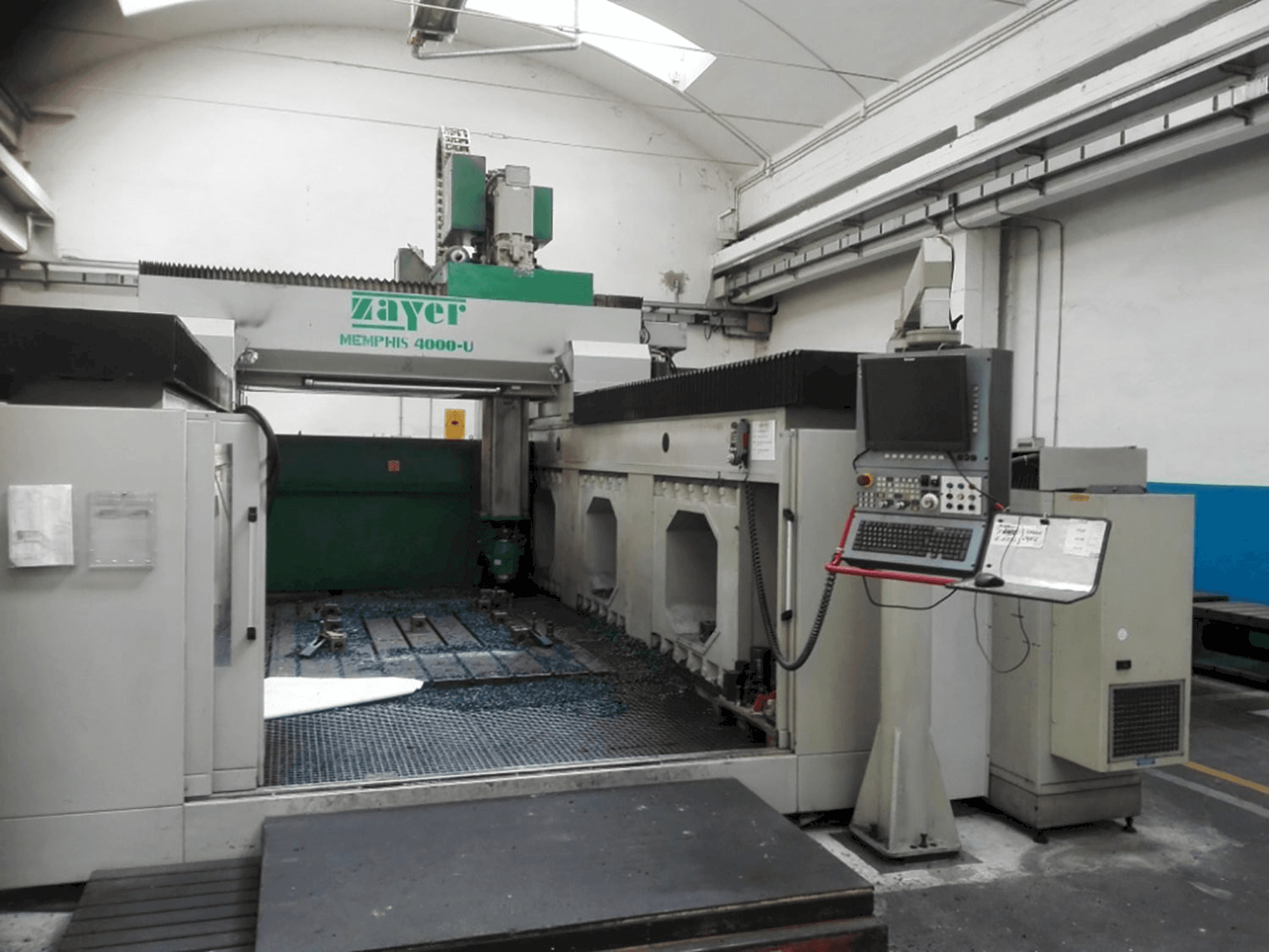 Frontansicht der Zayer Memphis 4000 Maschine