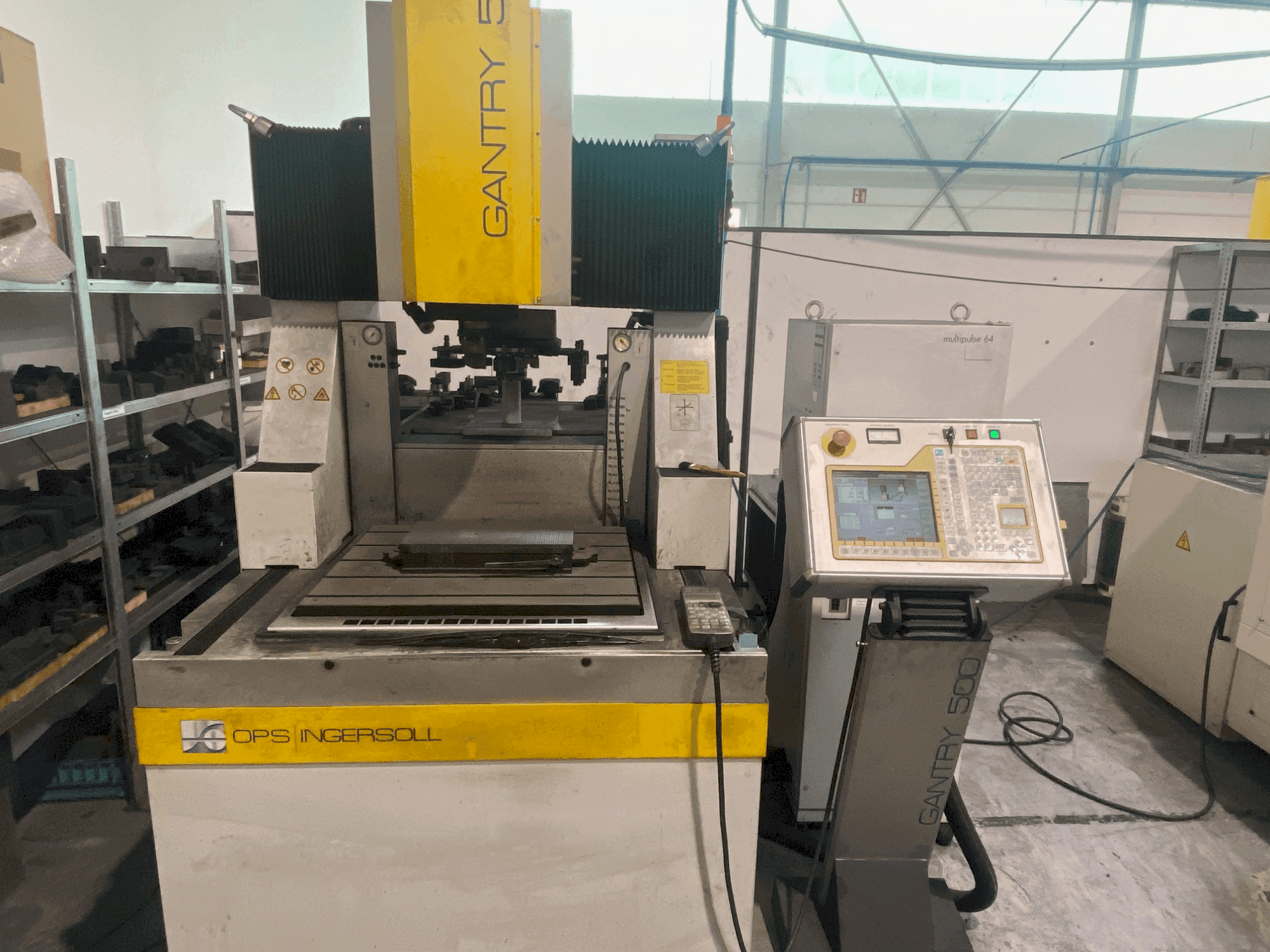 Frontansicht der OPS INGERSOLL Gantry 500 Maschine