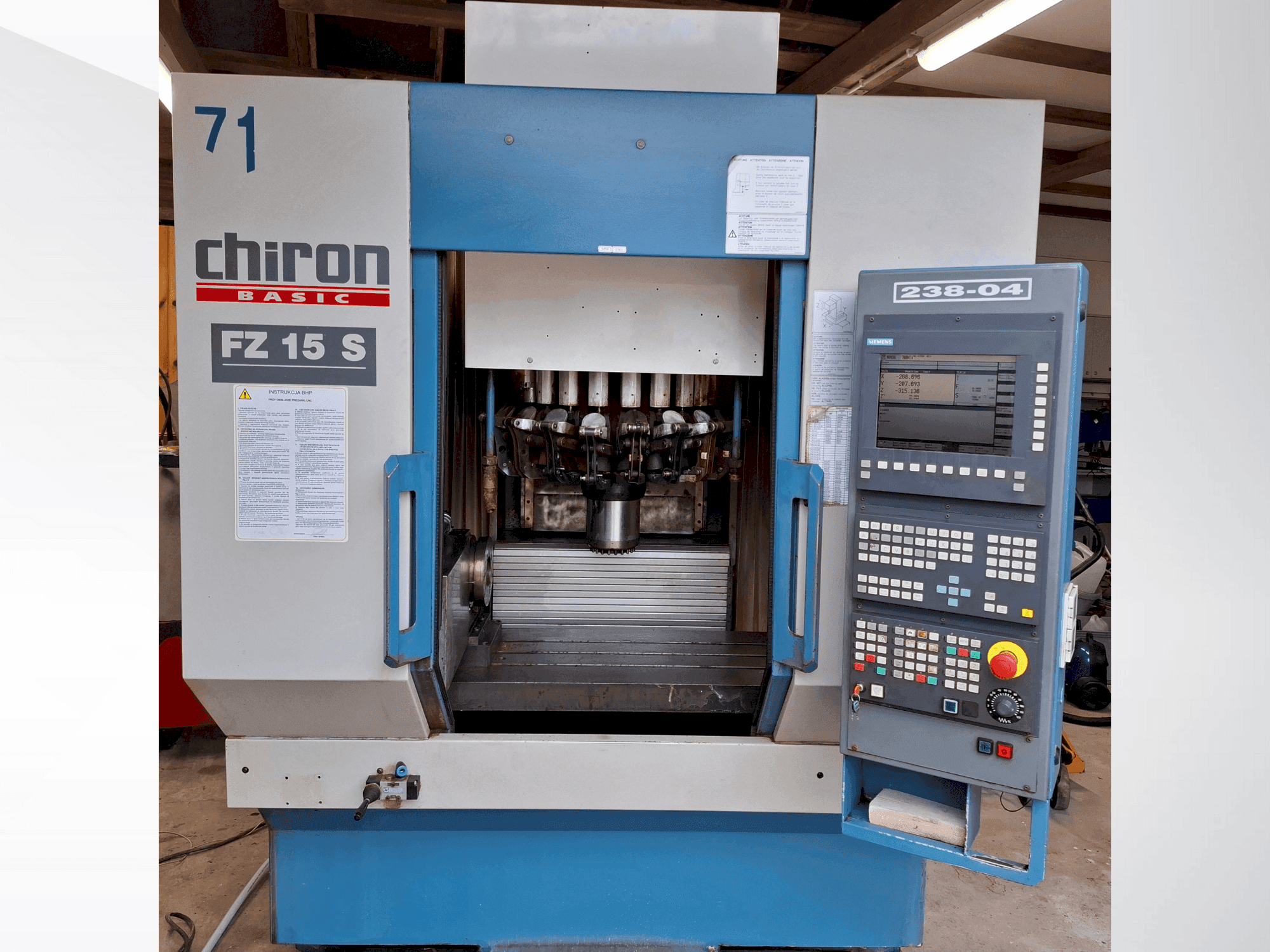 Frontansicht der CHIRON FZ 15 S Maschine