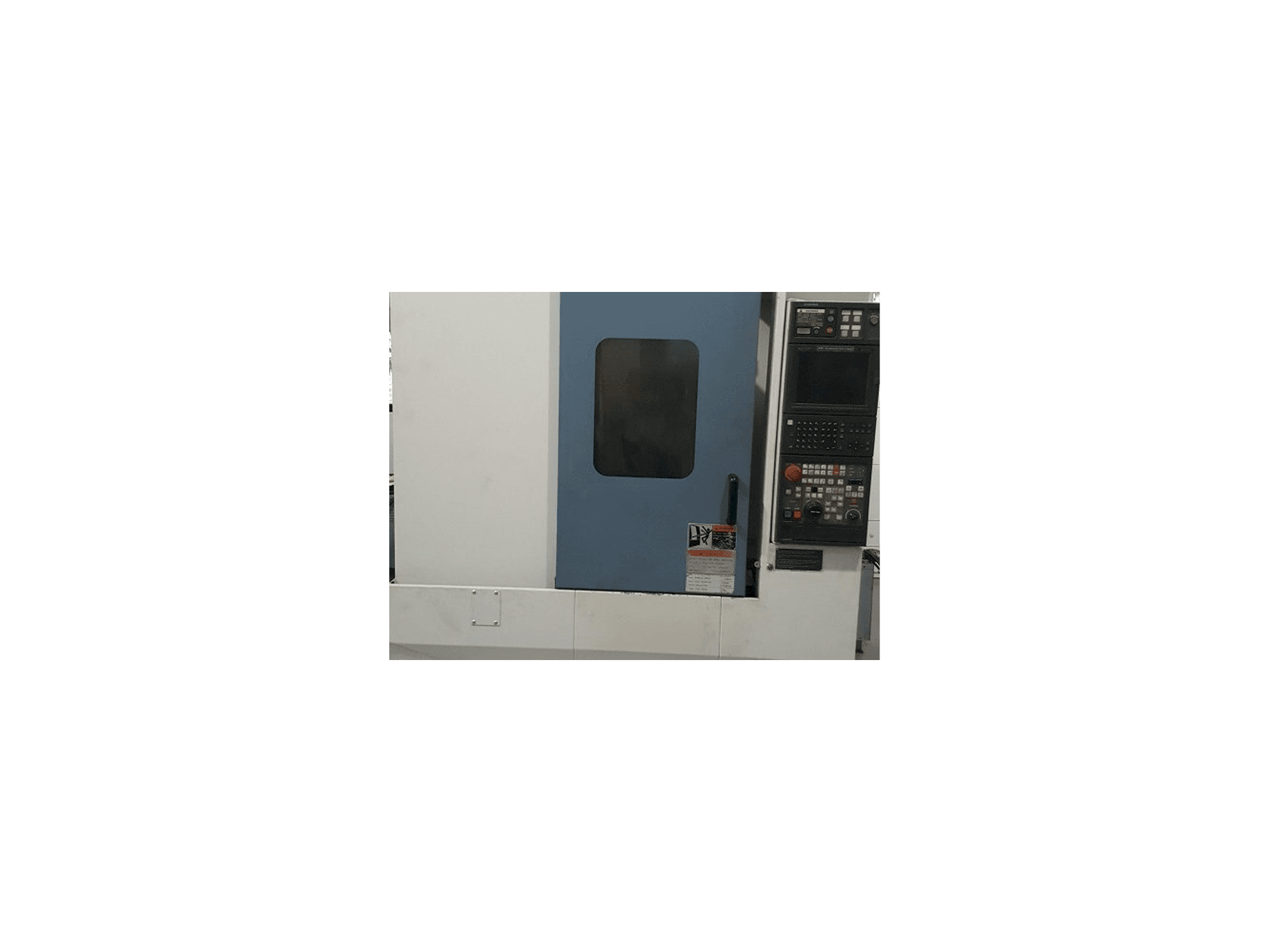 Frontansicht der MORI SEIKI Accumill 4000 Maschine