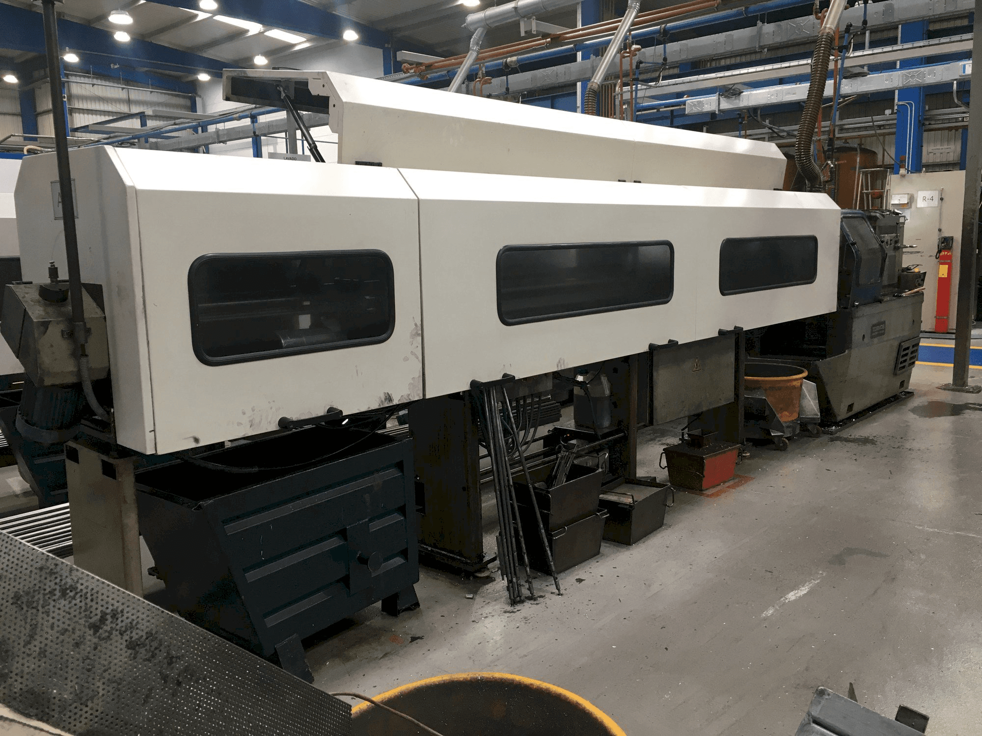 Frontansicht der Tornos-Moutier Suisse AS 14 Maschine