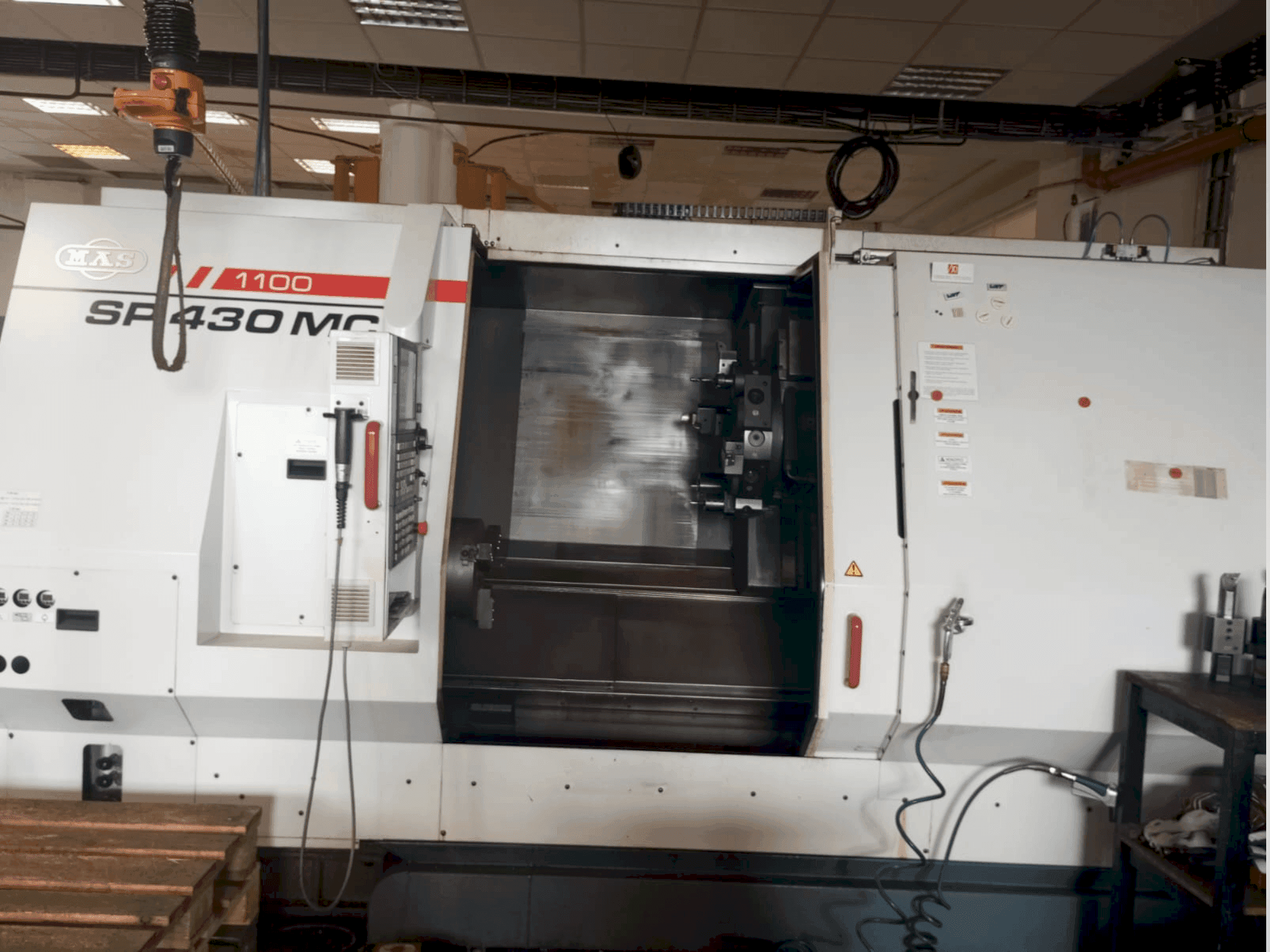 Frontansicht der KOVOSVIT MAS SP 430MC Maschine