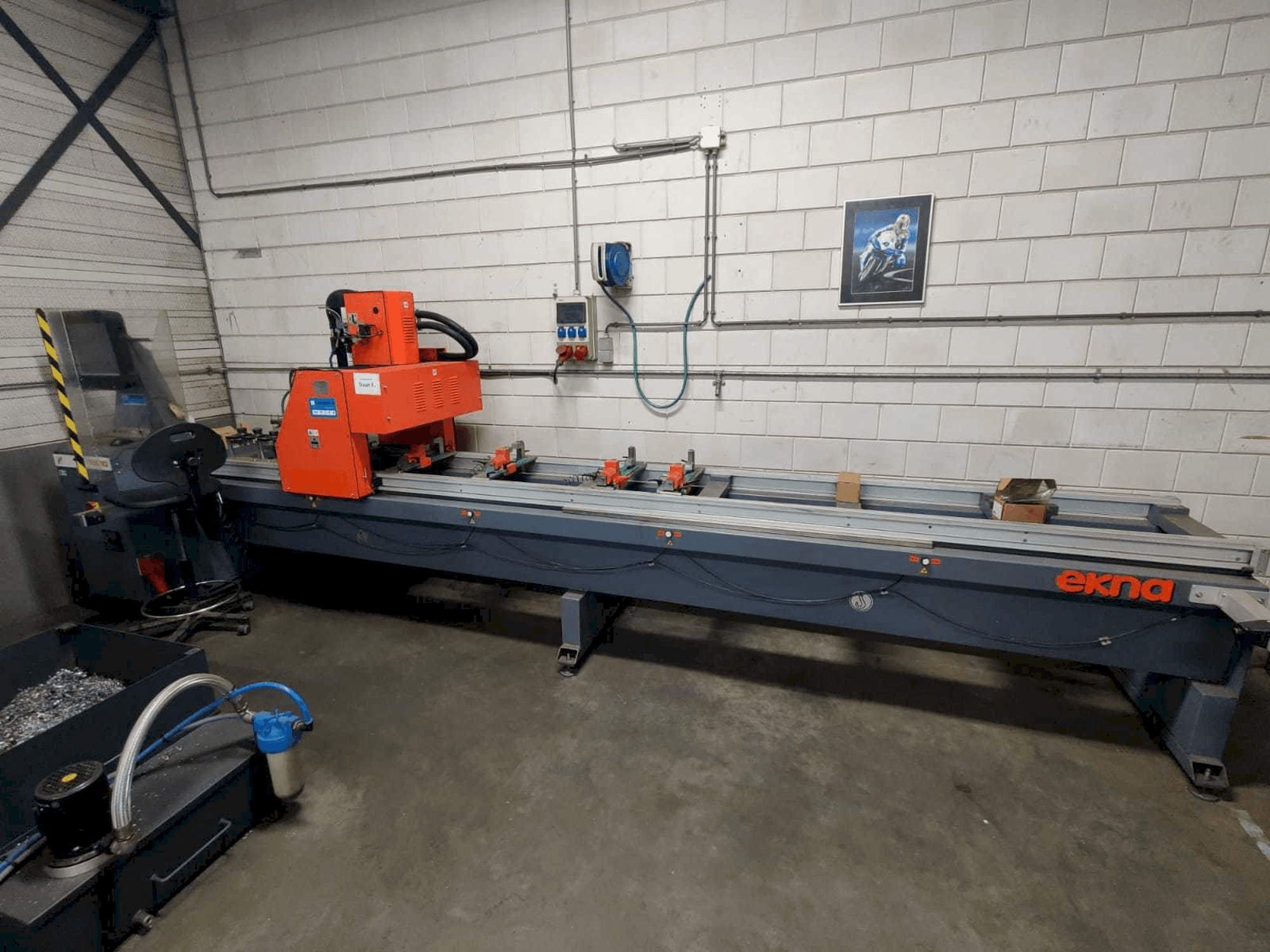 Frontansicht der Tekna TK426-1 Maschine