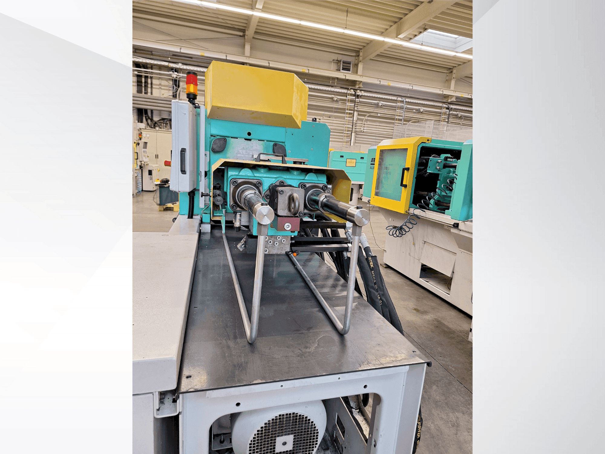 Frontansicht der Arburg 370 S 600 - 170 Maschine