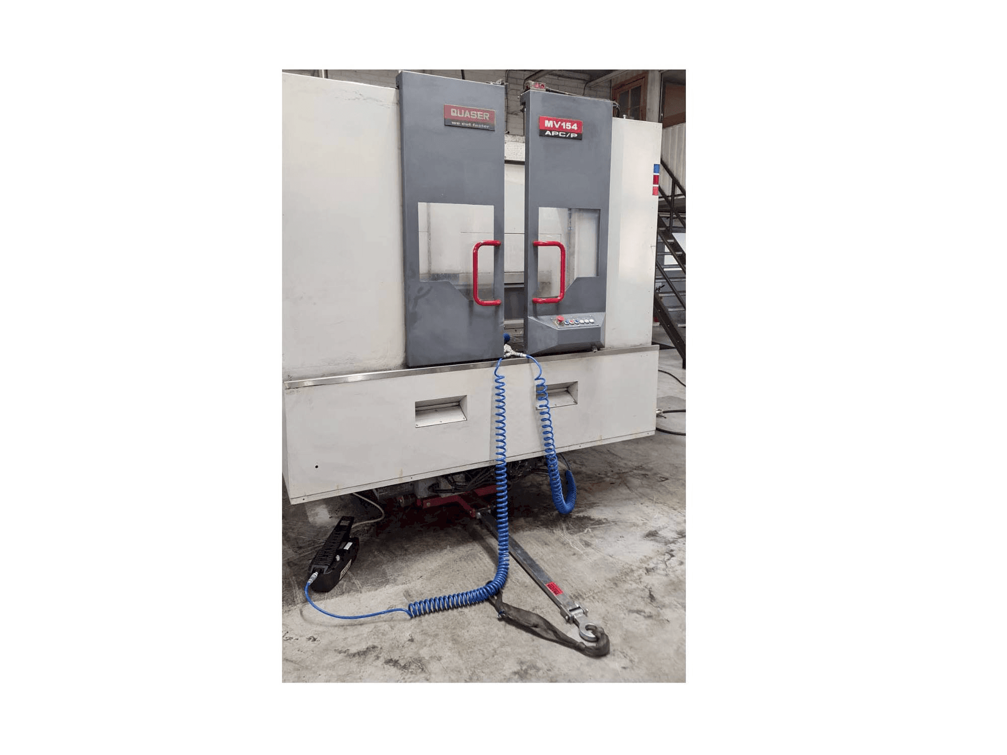 Frontansicht der Quaser MV154APC/P12 Maschine