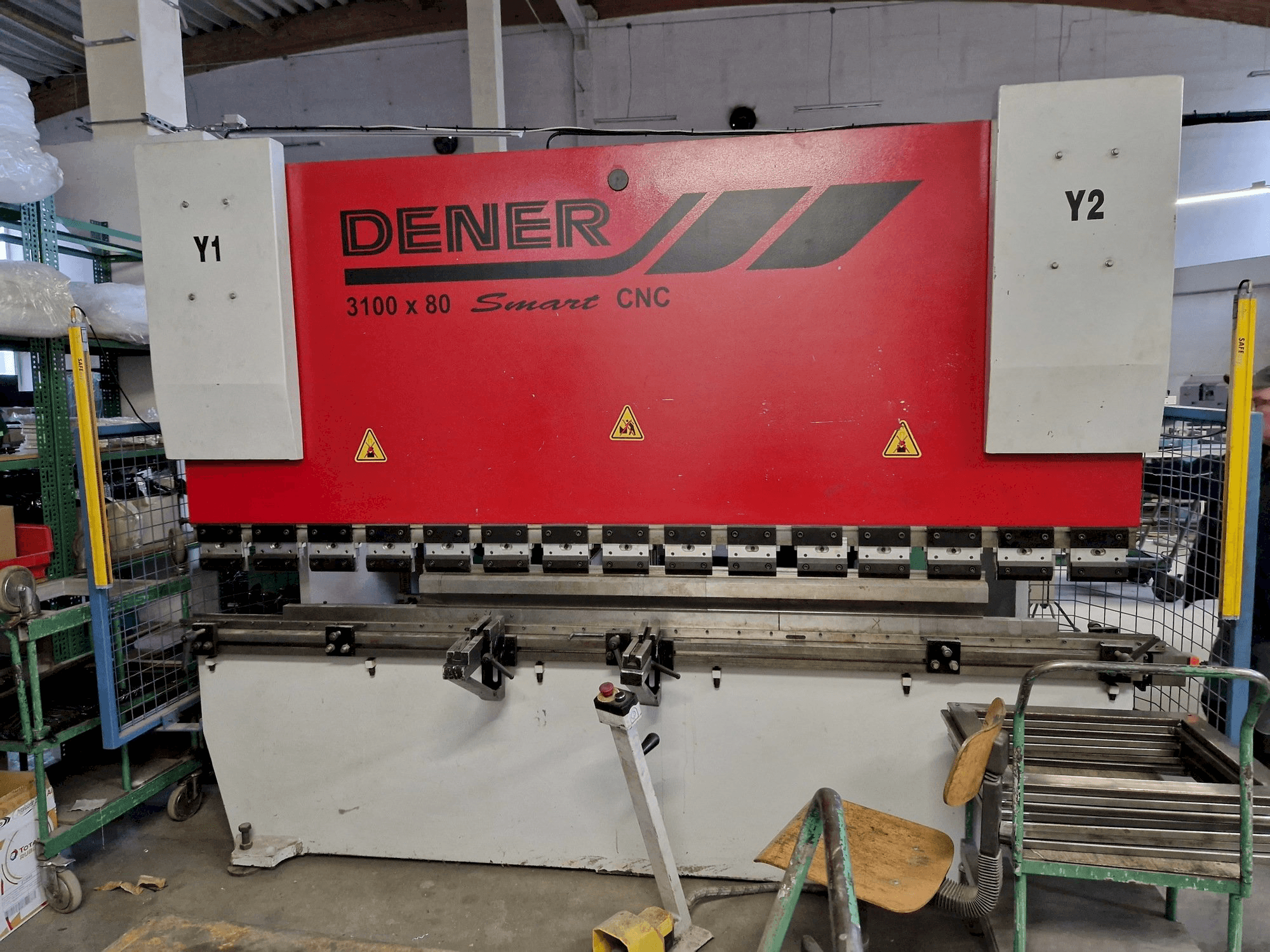 Frontansicht der DENER DMP-80/30 - SMART Maschine