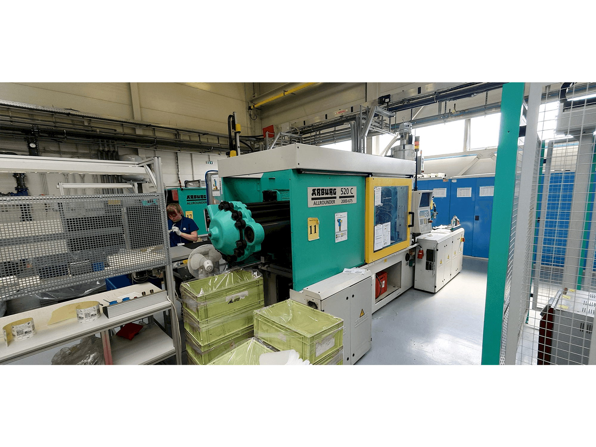 Frontansicht der Arburg Allrounder 520 C 2000-675 Maschine