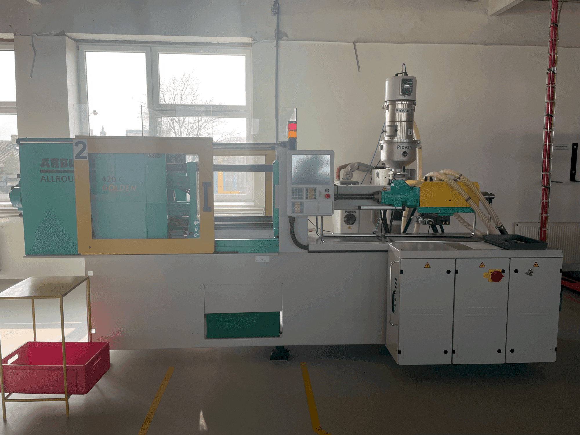 Frontansicht der Arburg Allrounder 420C 1000-290 Maschine